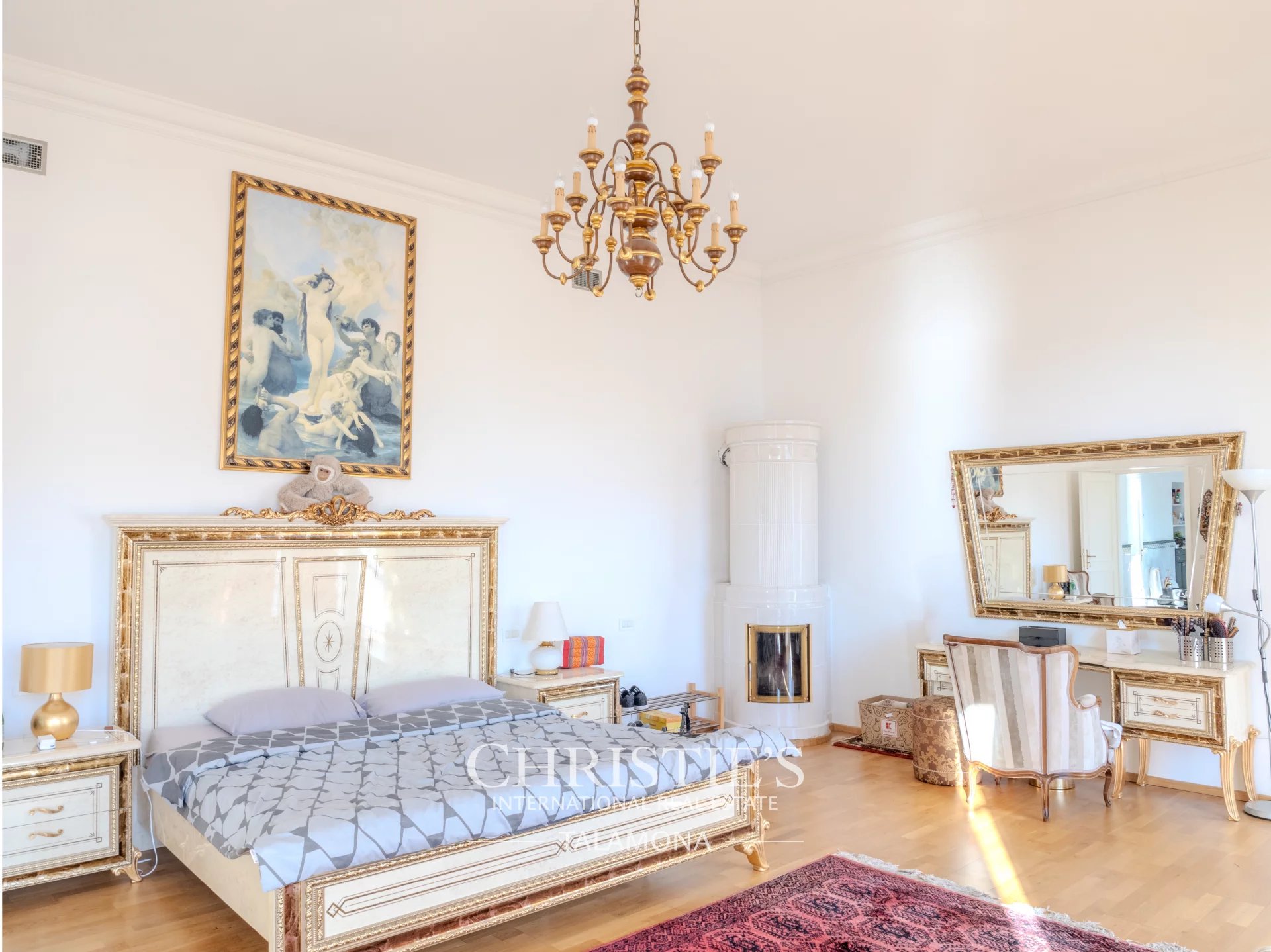 9 Bedroom Villa/Townhouse's Image 25