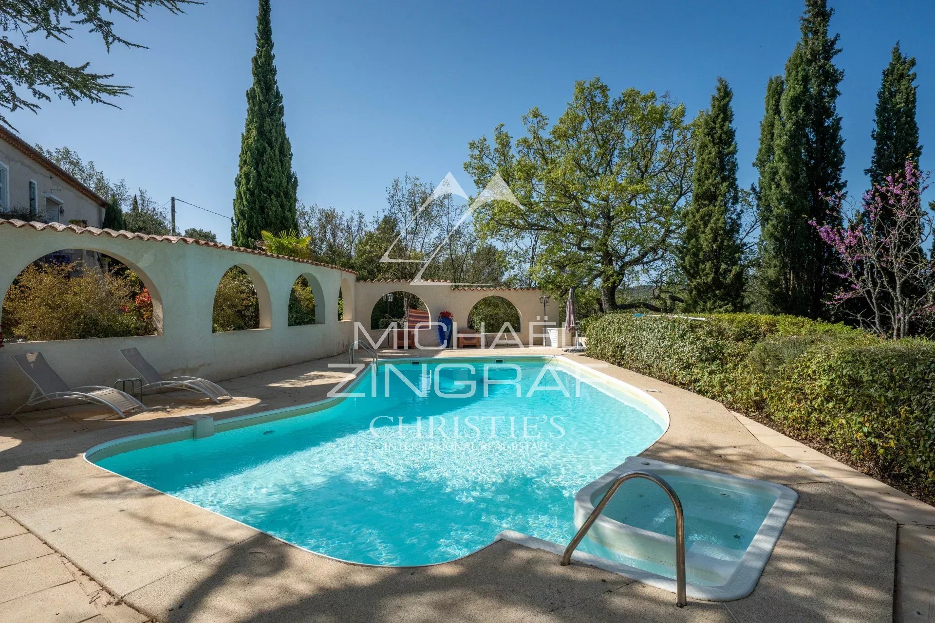 11 Bedroom Villa/Townhouse's Image 13