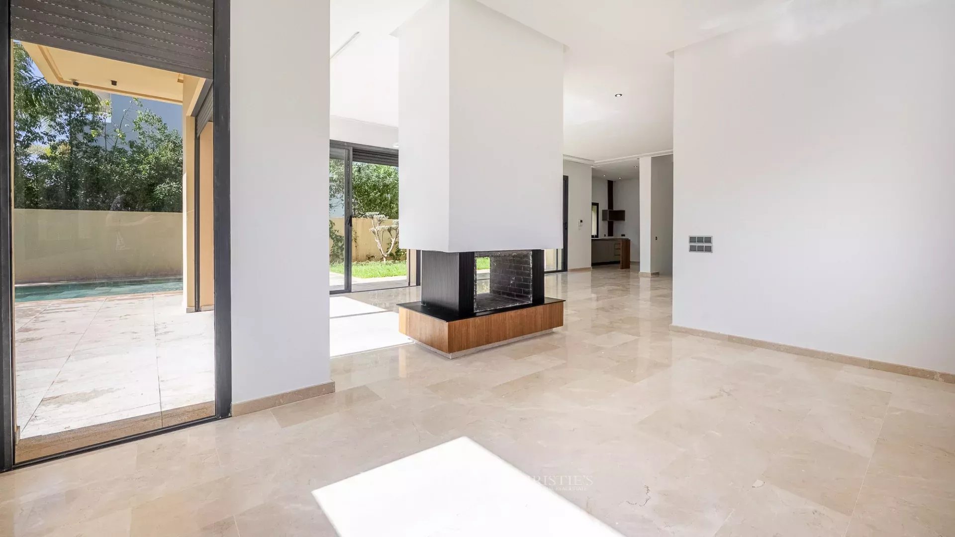5 Bedroom Villa/Townhouse's Image 3