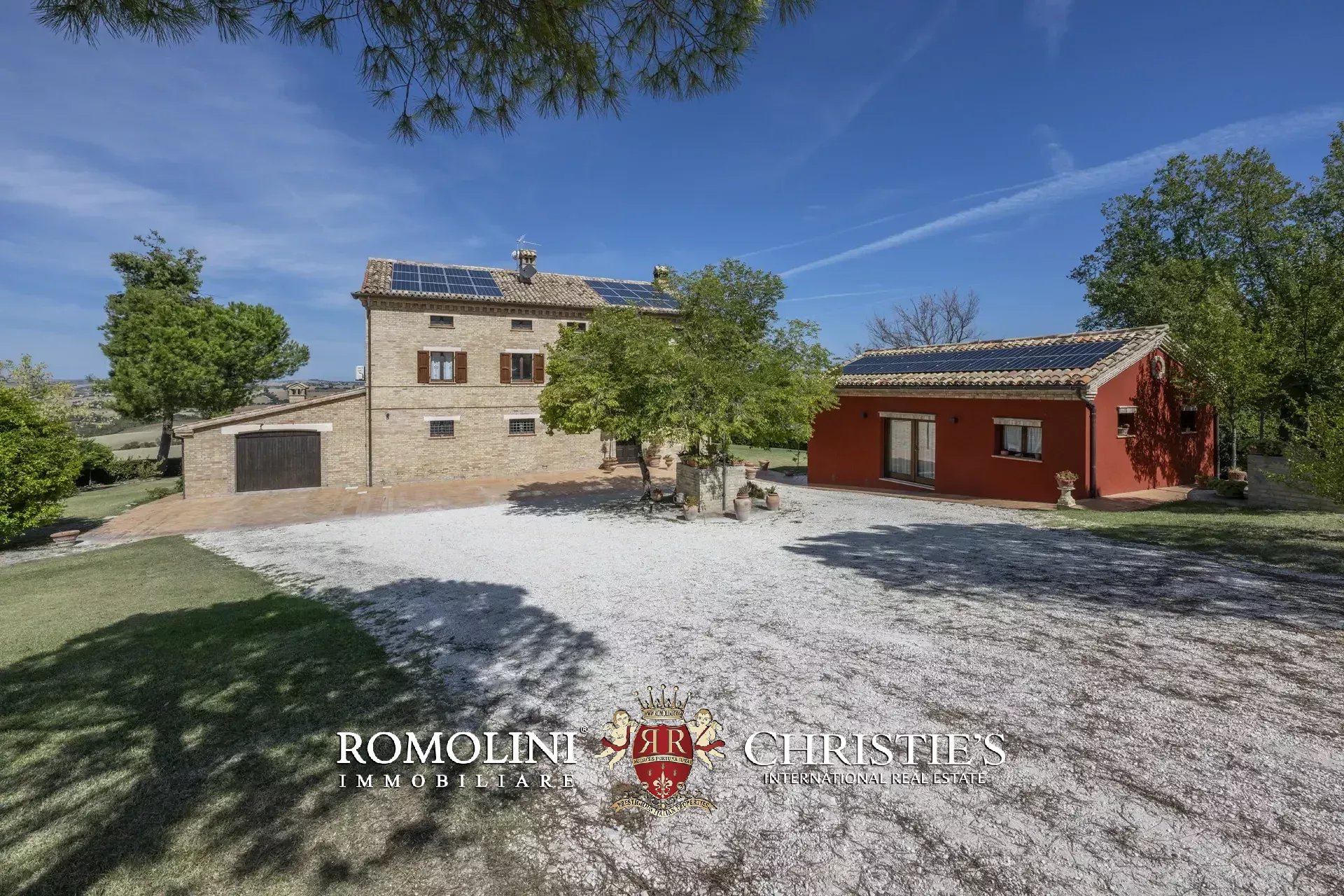 4 Bedroom Villa/Townhouse's Image 5