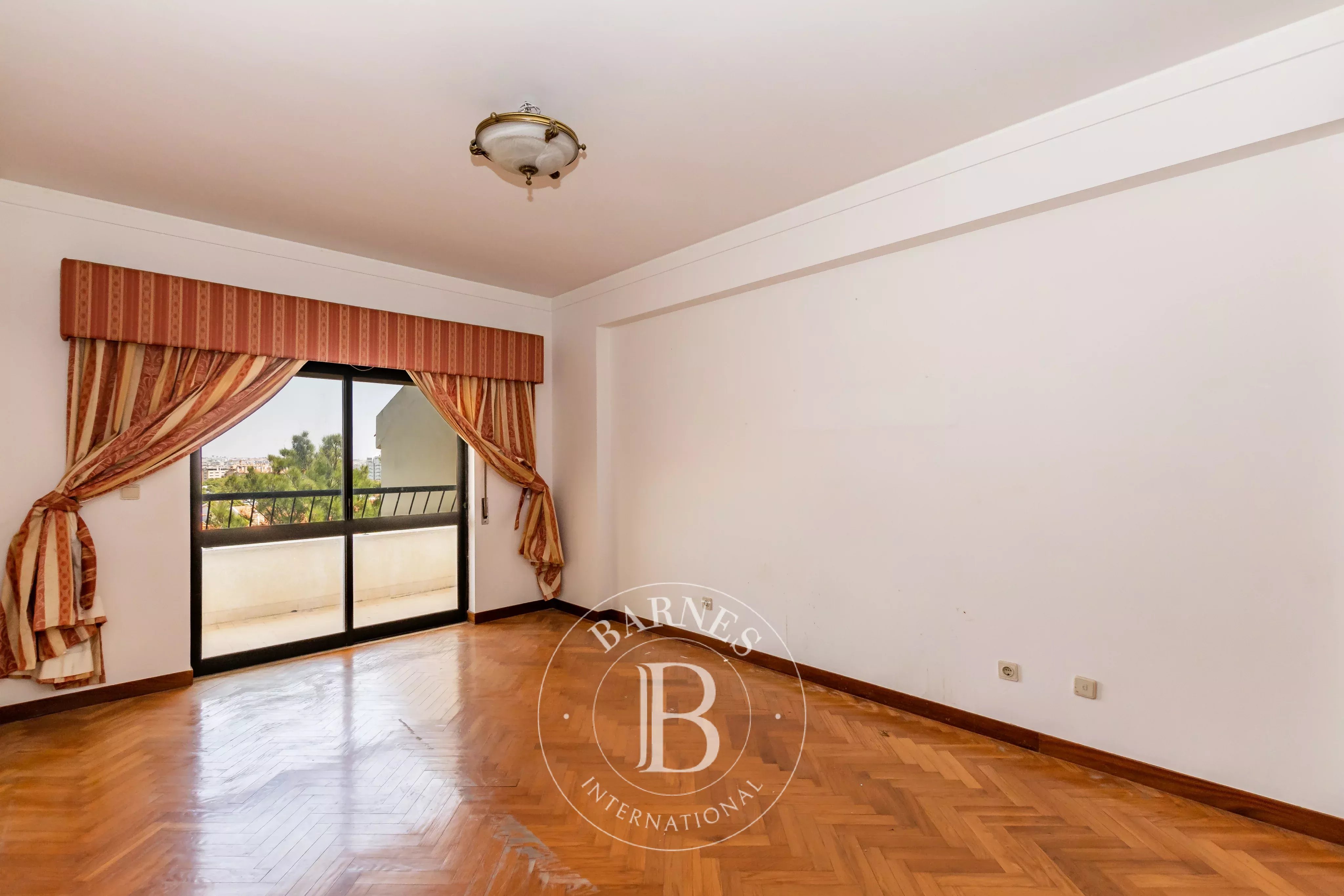 Duplex amplo e luminoso em Cascais