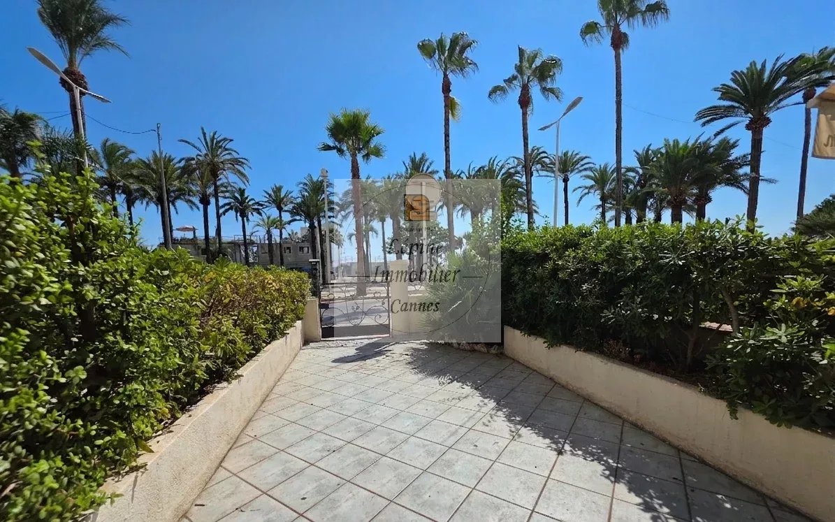 CANNES CROISETTE – 2 PIÈCES AVEC TERRASSE DE 25 M²
