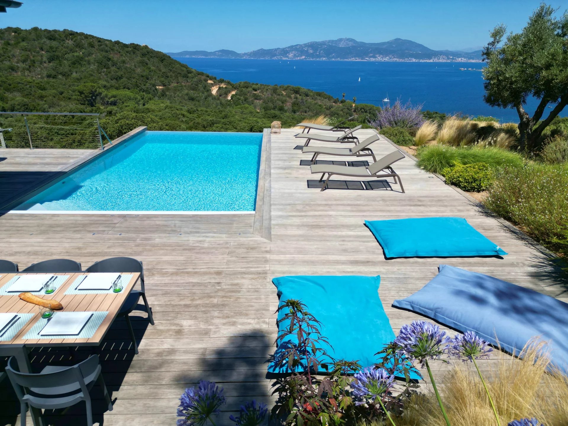 Villa CATALINA - 5 chambres, piscine, vue mer panoramique sur le Golfe d'Ajaccio