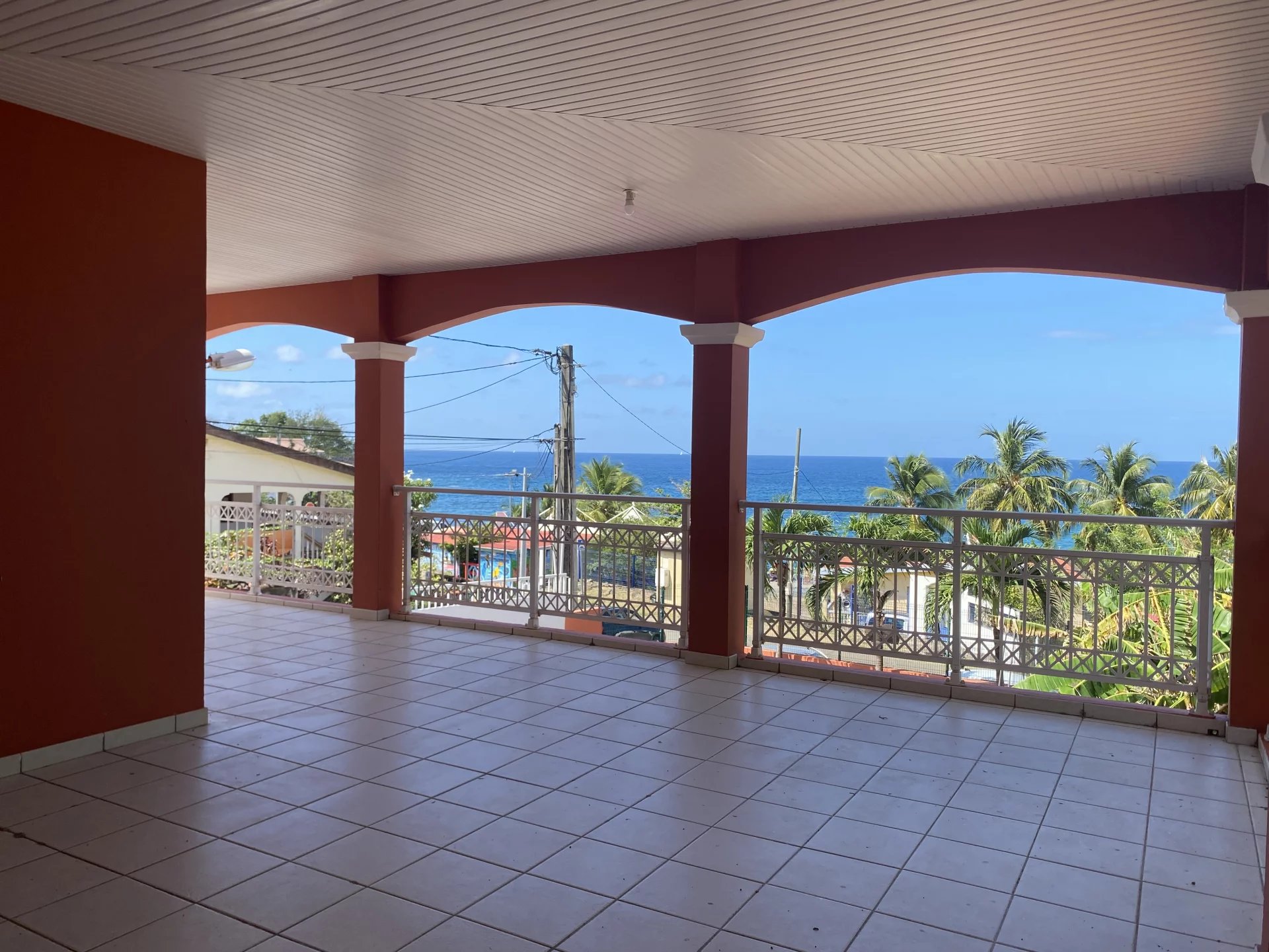 APPARTEMENT XXL DE TYPE T3 PETITE ANSE/ ANSES D'ARLET