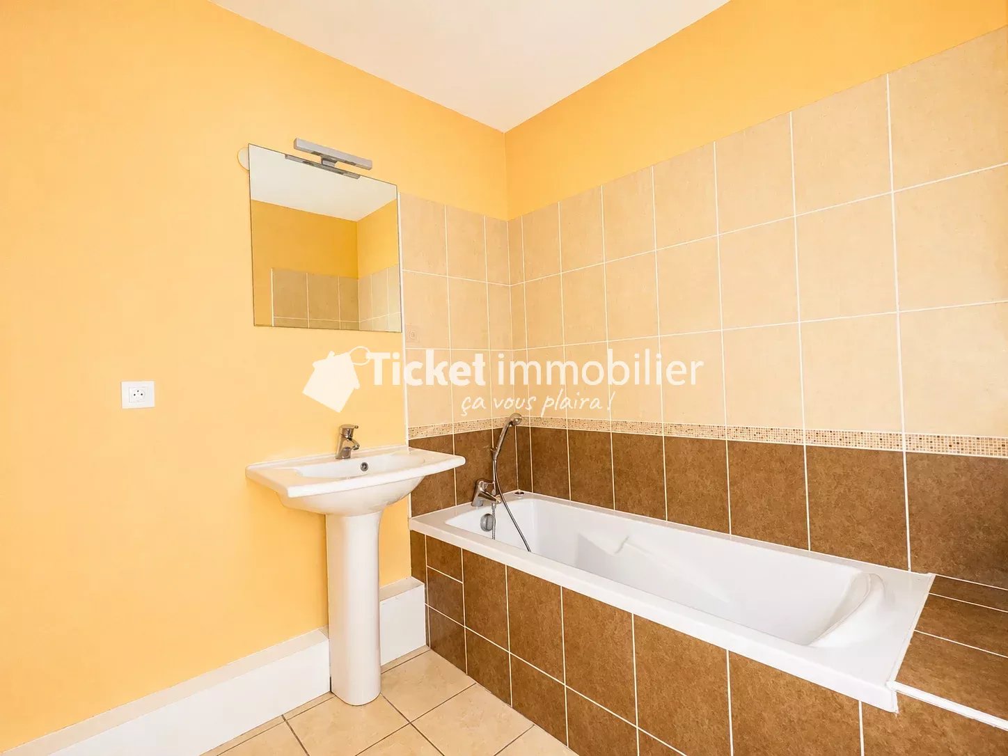 APPARTEMENT T2 – TOULOUSE LARDENNE – PLACE DE PARKING PRIVATIVE — photo 3