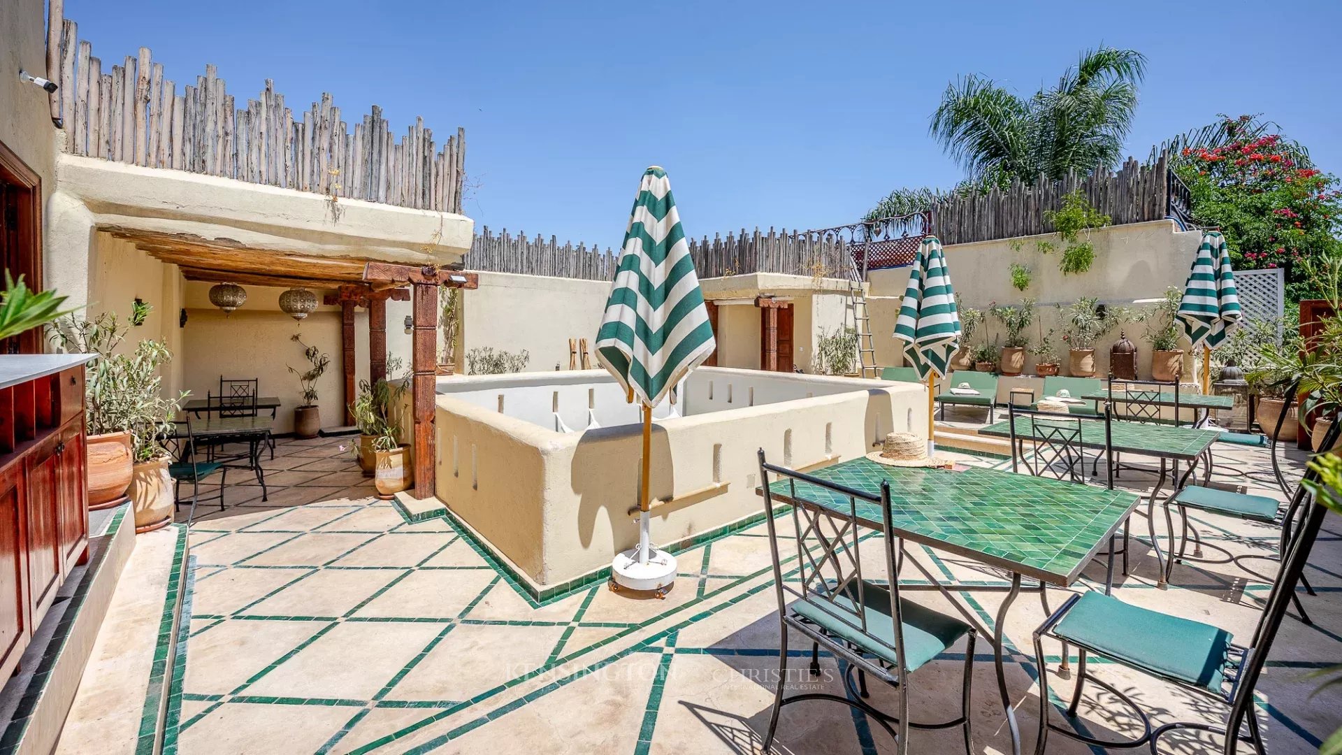 6 Bedroom Villa/Townhouse's Image 27