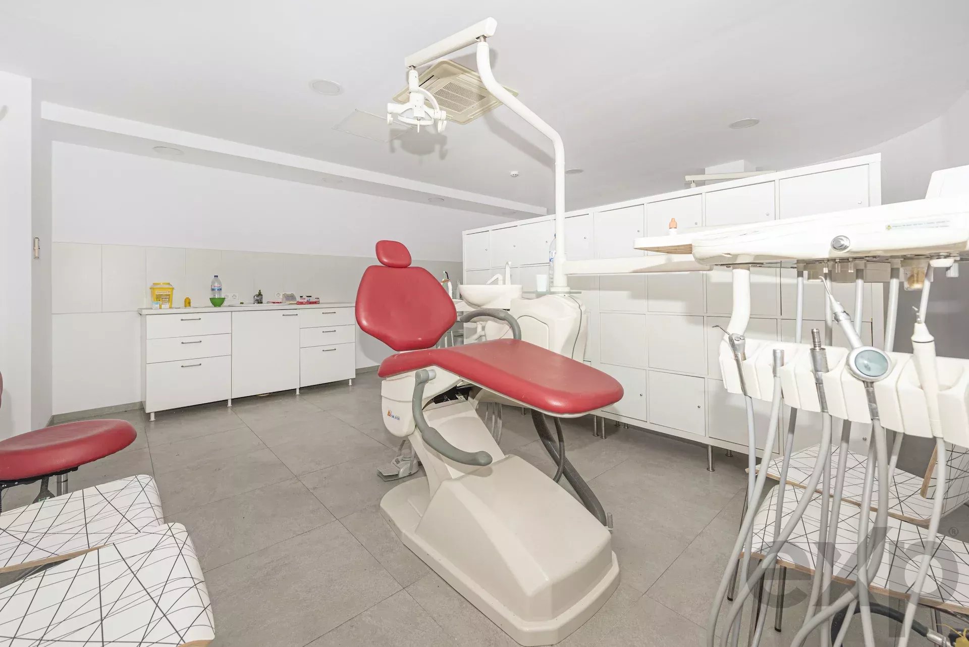 Prestigious shop adjacent to Chiado 87016877 image 12
