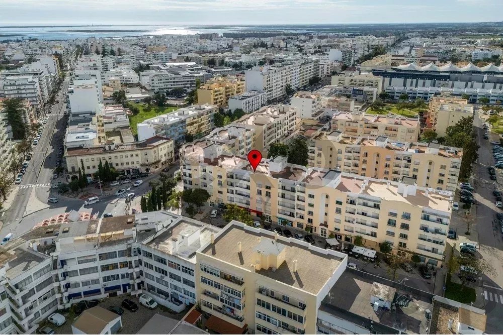Apartamento T4 com 167m² e 3 Varandas no centro de Olhão