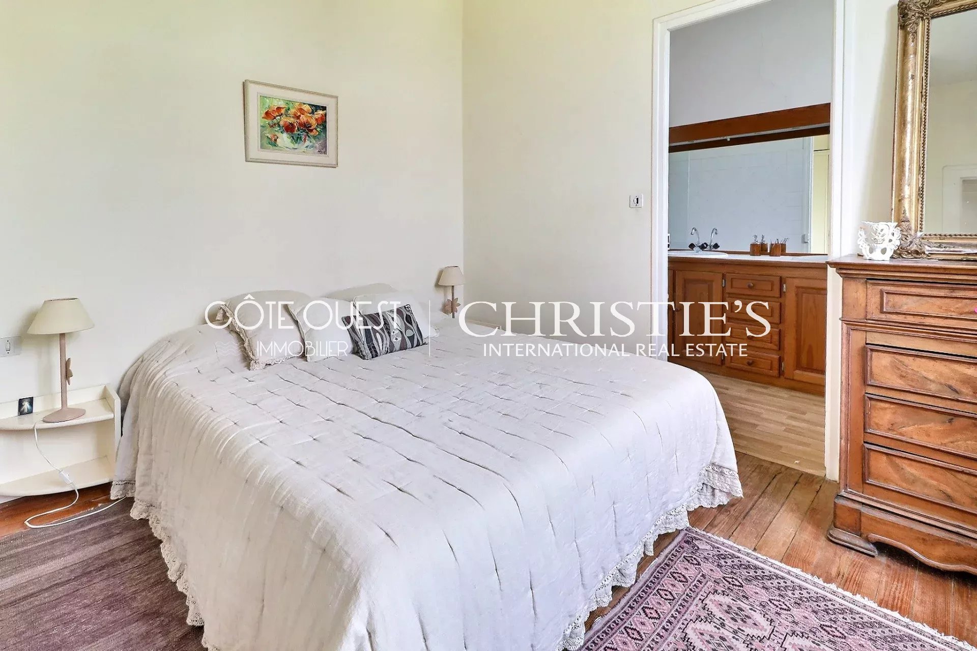 6 Bedroom Villa/Townhouse's Image 17