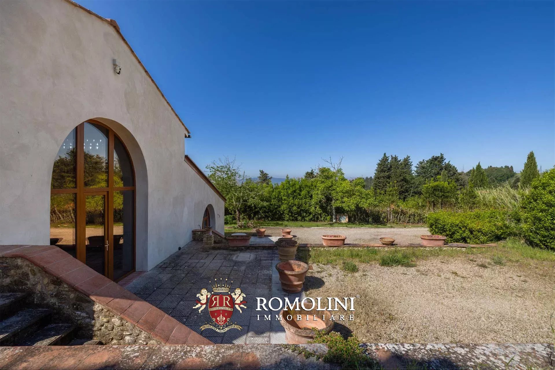 8 Bedroom Villa/Townhouse's Image 4