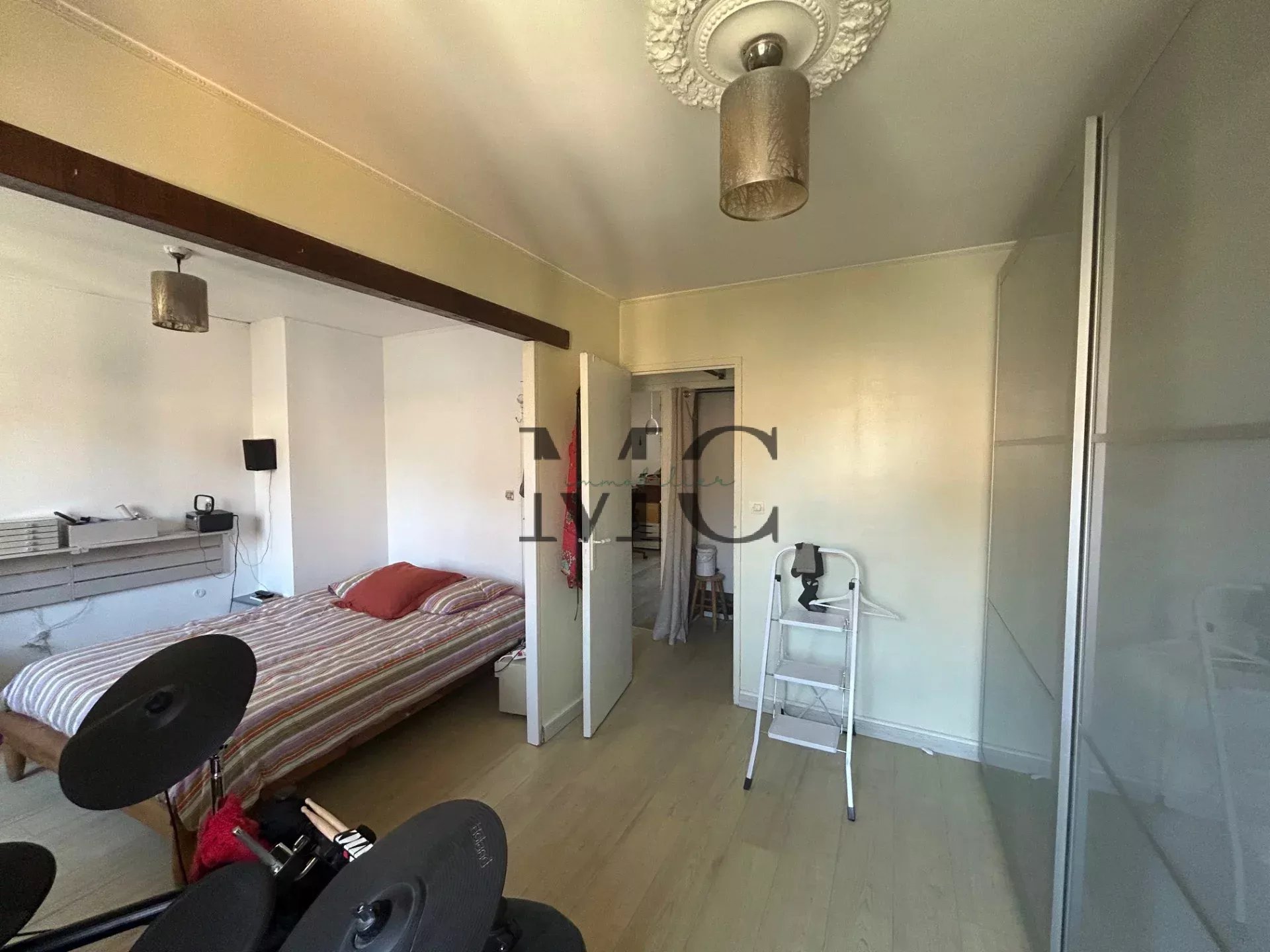 MAISON DE VILLE - T4 - JARDIN - BOX FERME