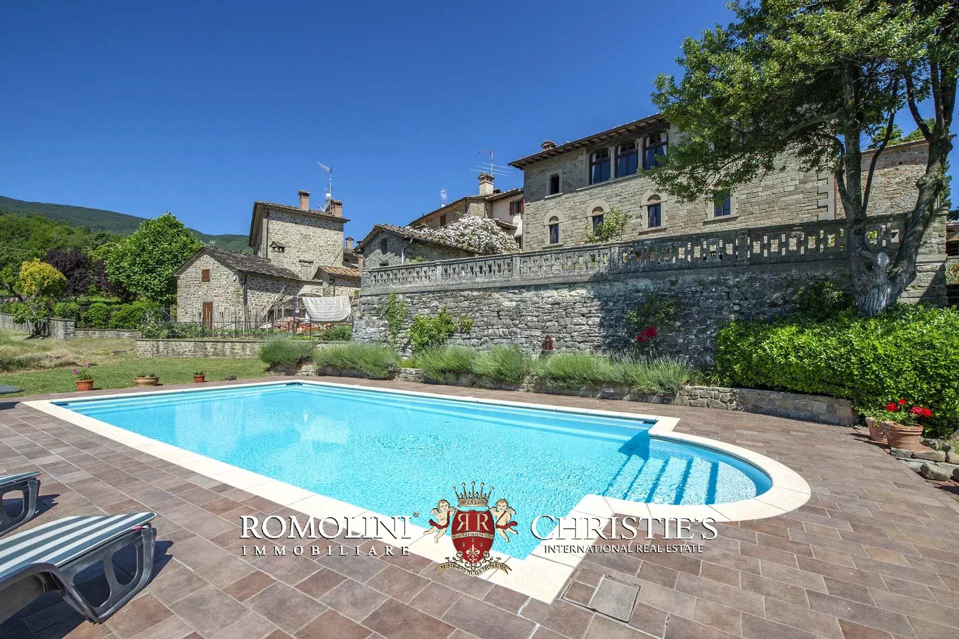 MANOR HOUSE FOR SALE IN CAPRESE MICHELANGELO, TUSCANY