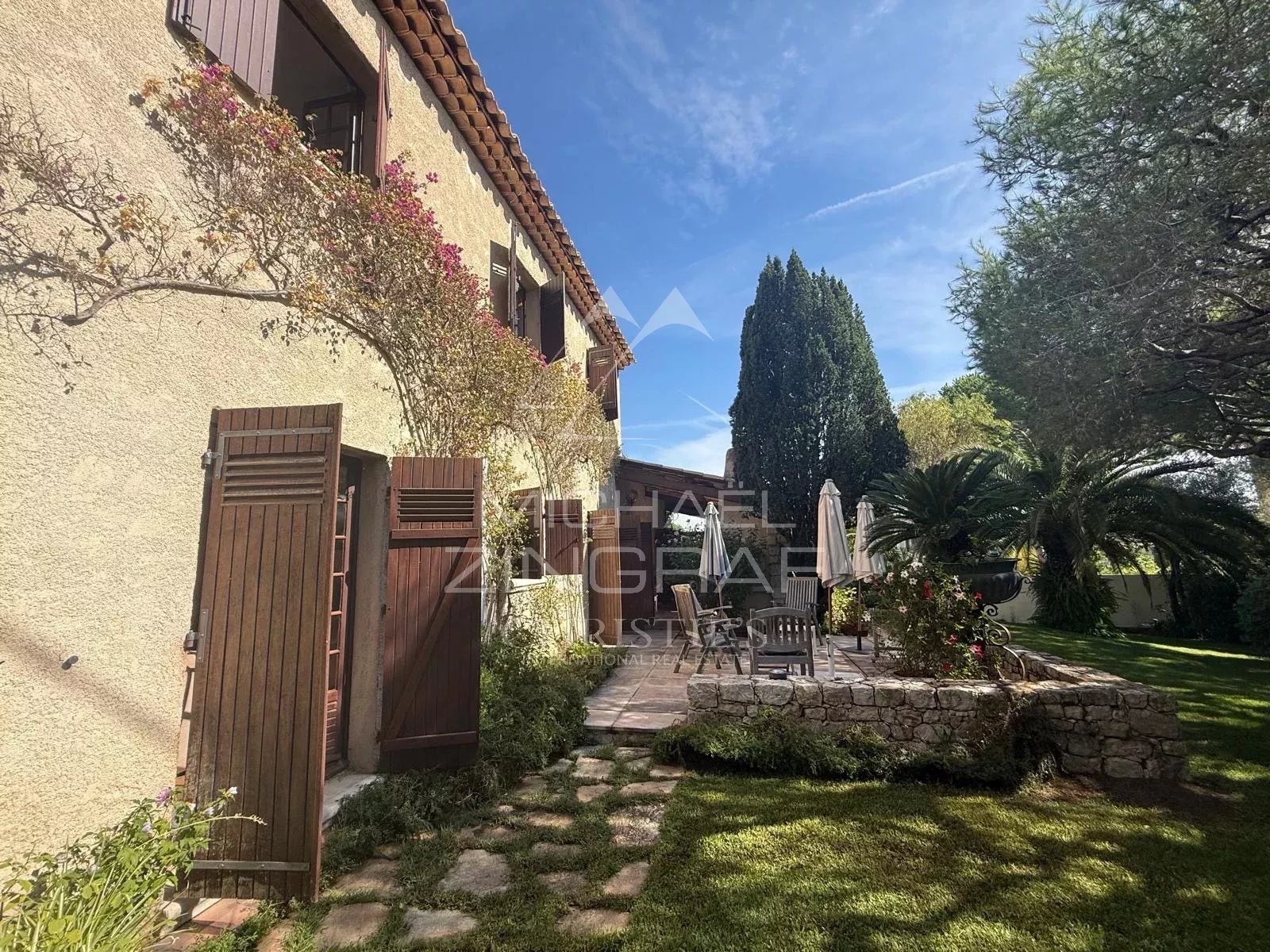5 Bedroom Villa/Townhouse's Image 6