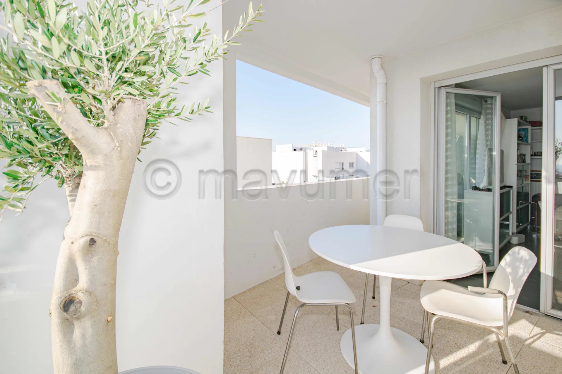 APPARTEMENT T3 AVEC TERRASSE VUE MER  JOLIETTE MARSEILLE 13003