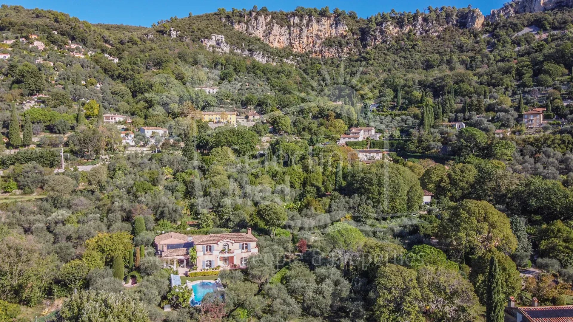 Magnifique propriété de 2 maisons au calme absolu