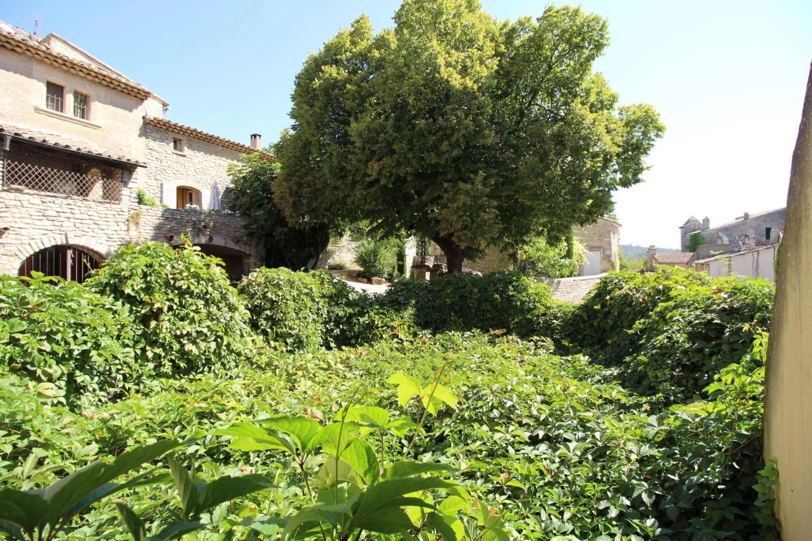 Sale Village house Goult