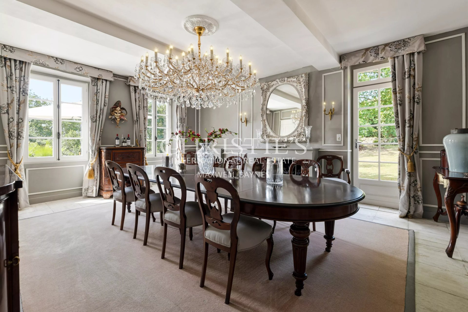 6 Bedroom Villa/Townhouse's Image 3
