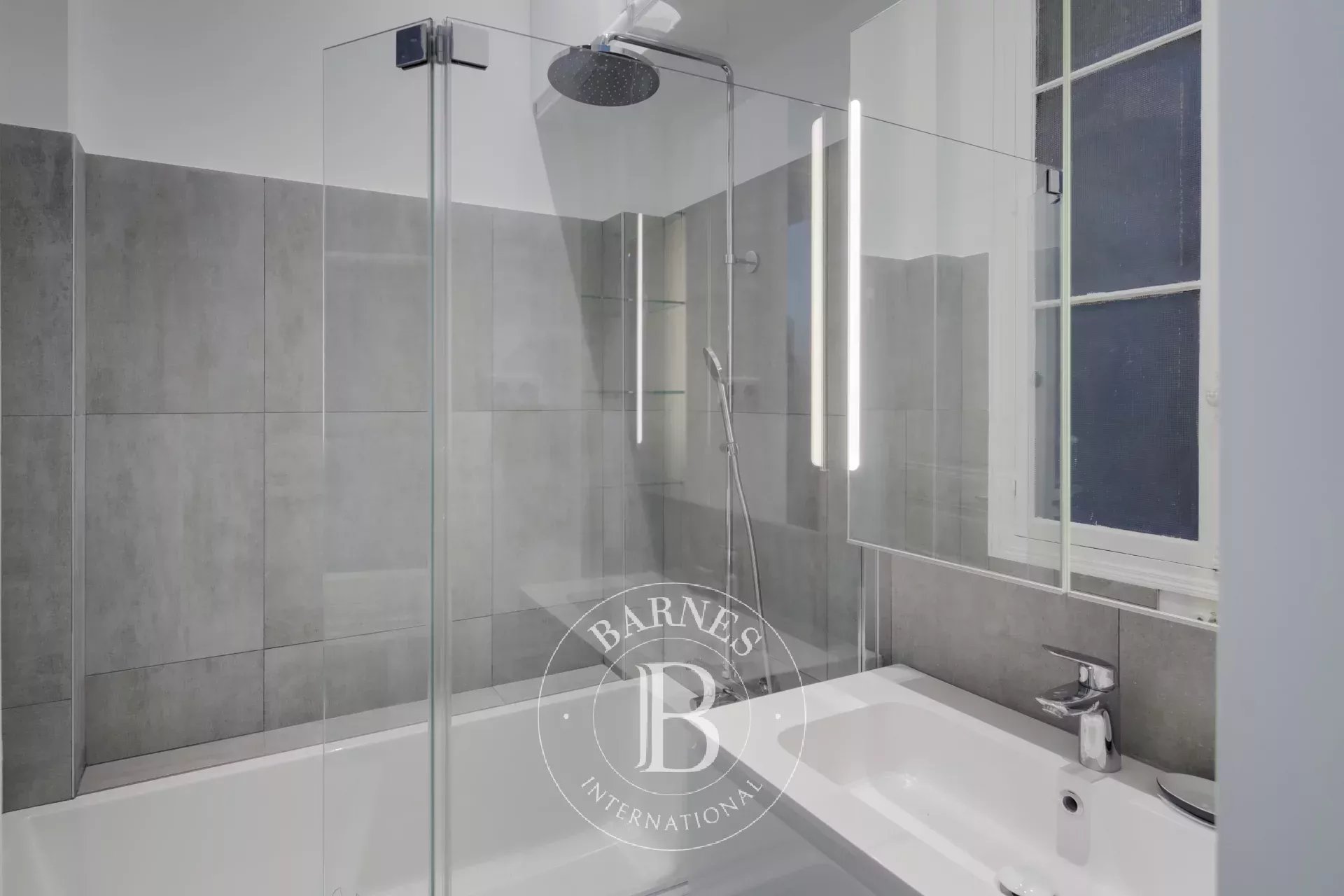 Daire Paris 8ème - picture 11