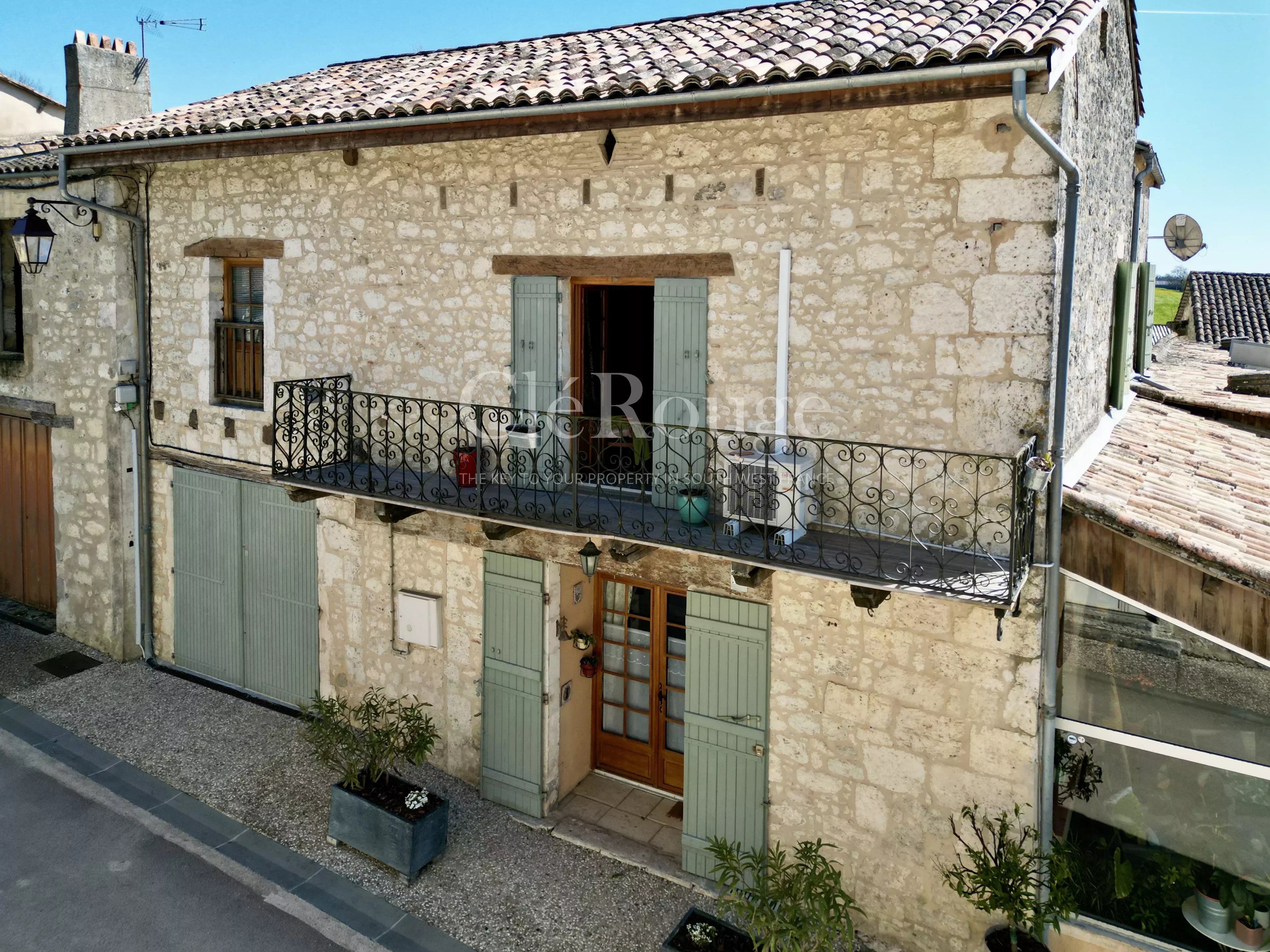 House in Issigeac - view 1