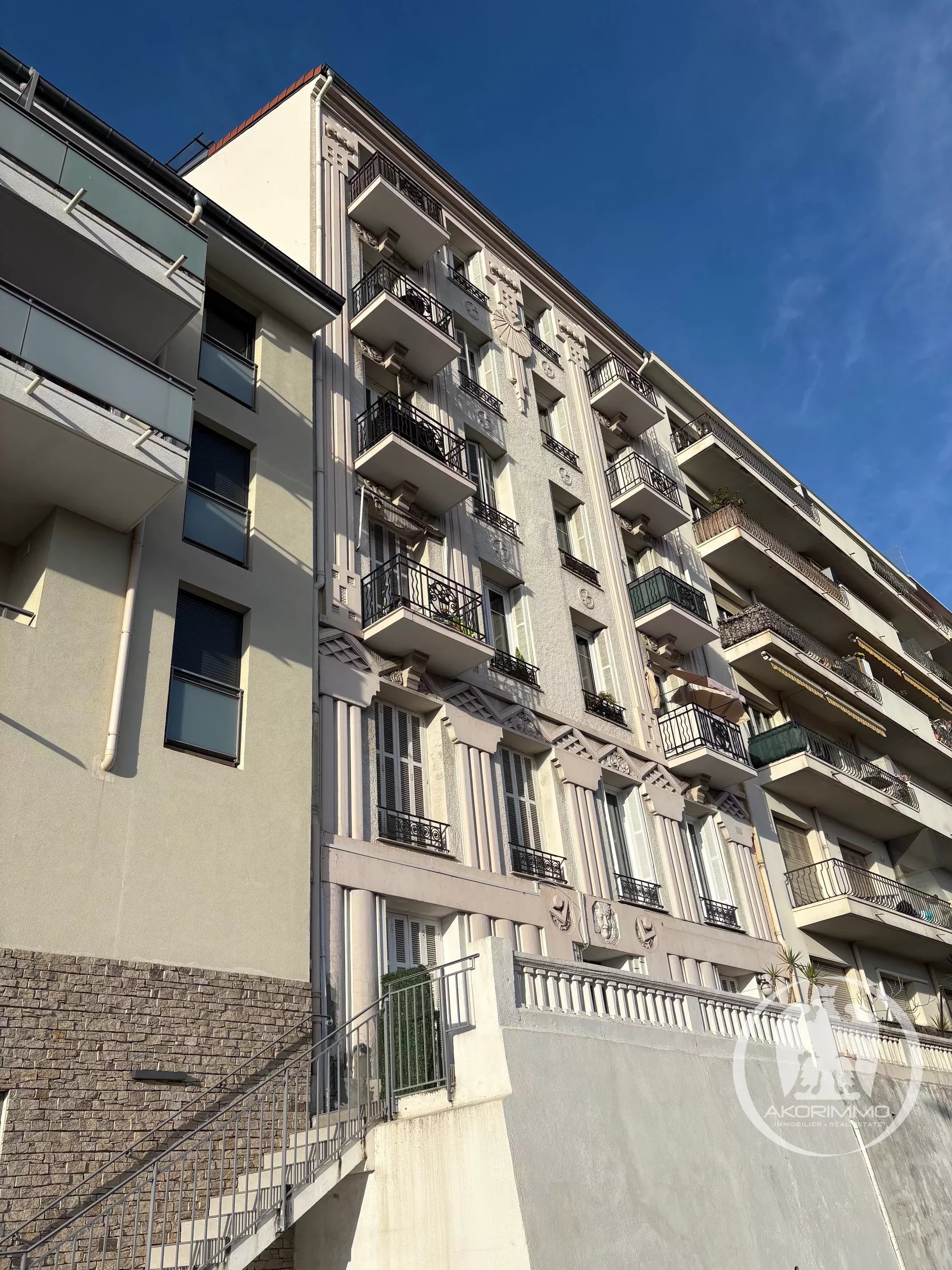 Apartment  - 5 rooms  - 129.0 m2 -