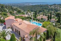 Mediterranean-style villa with unobstructed ocean views — photo 1 of 6