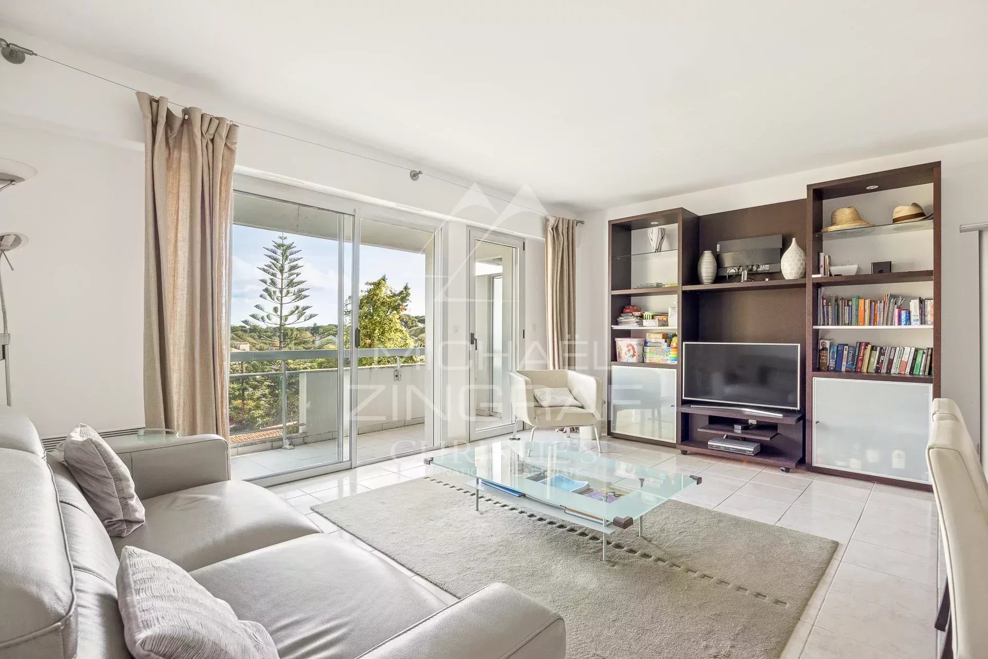 2 Bedroom Apartment/Flat's Image 4