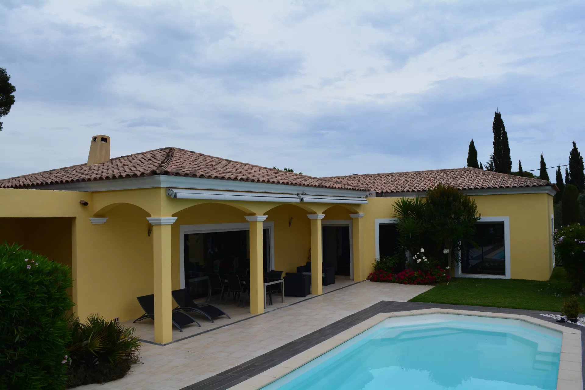 Agence immobilière de 