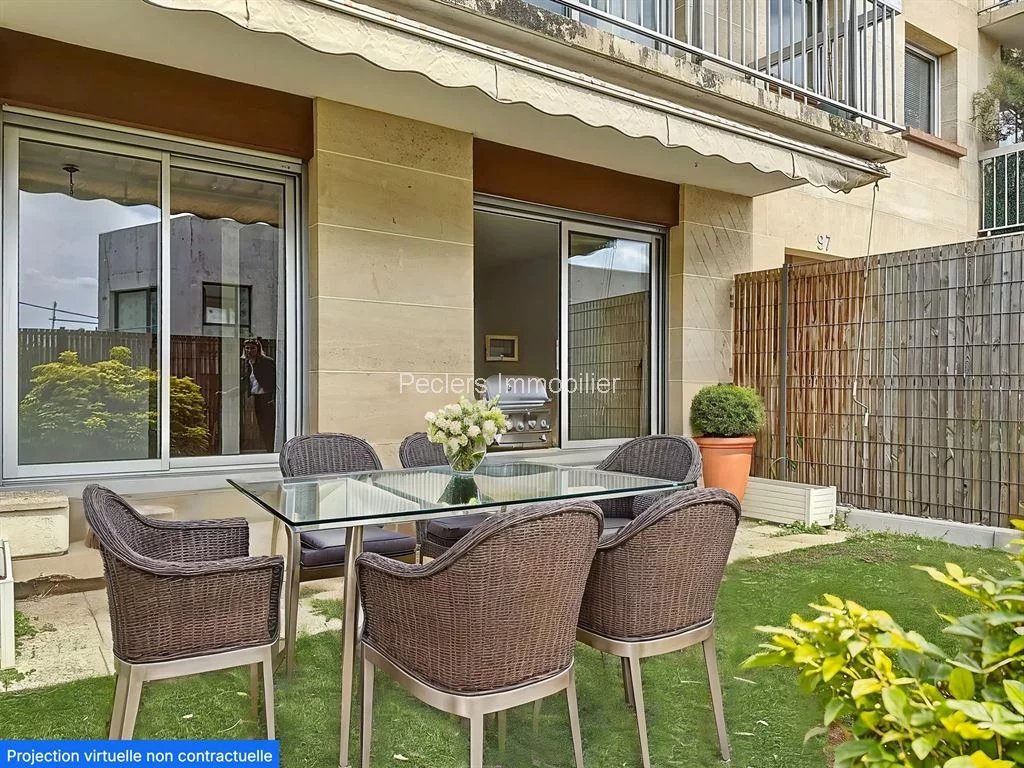 APPARTEMENT DE TROIS PIÈCES PRINCIPALES MONT VALERIEN