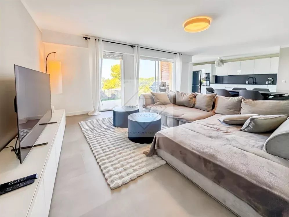 MAGNIFIQUE MAISON MITOYENNE AVEC VUE MER & COLLINES – 4 CHAMBRES – DOUBLE GARAGE – PISCINE — photo 7