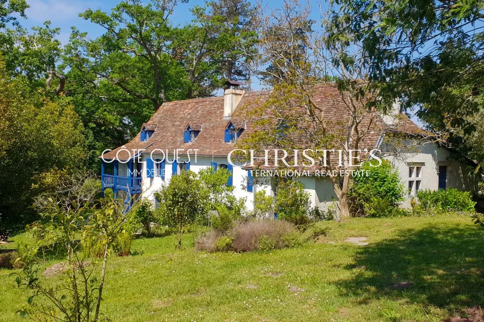 For sale Orriule - A 420 sqm property near Salies-de-Béarn