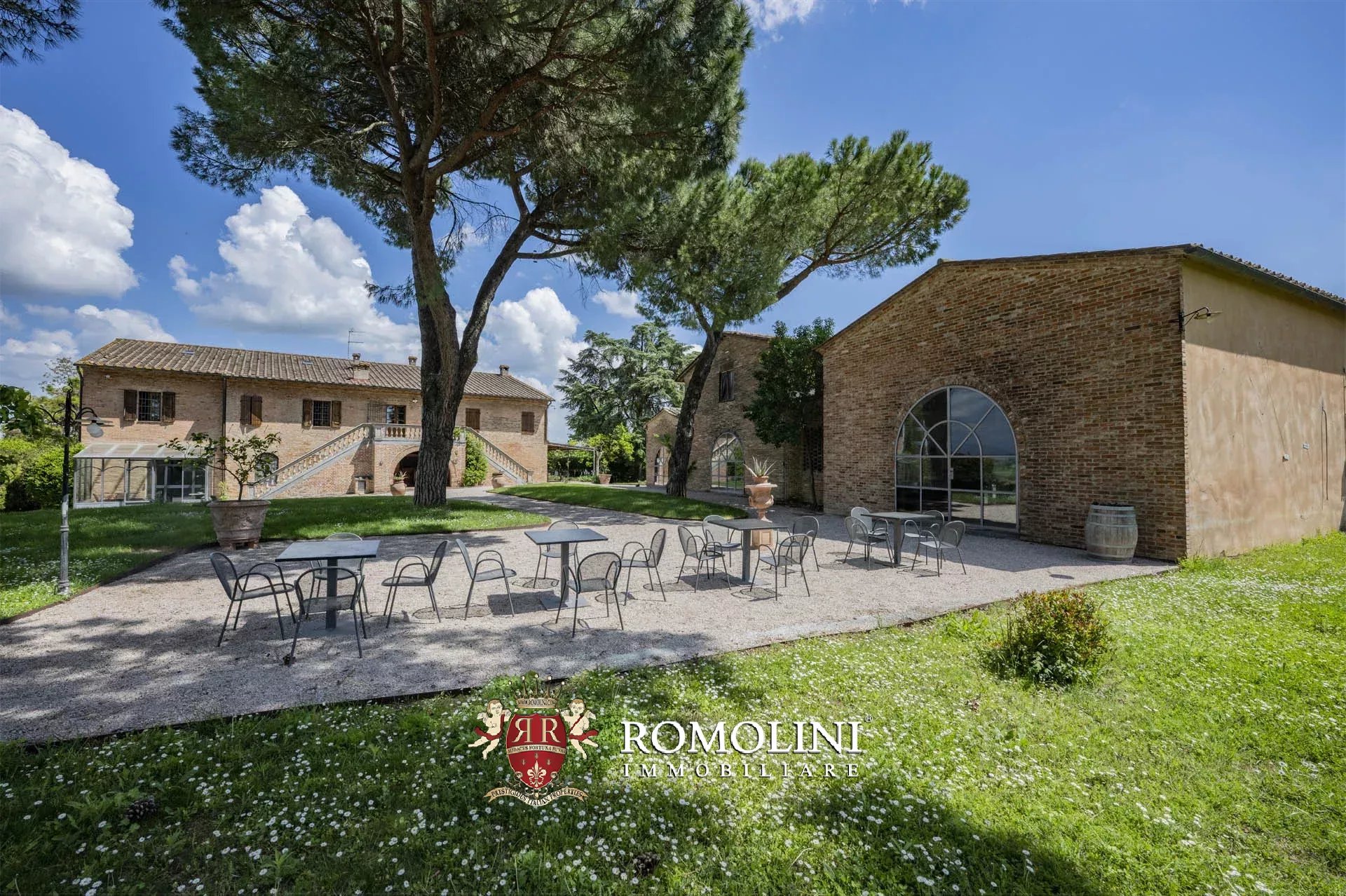 34 Bedroom Vineyard's Image 7