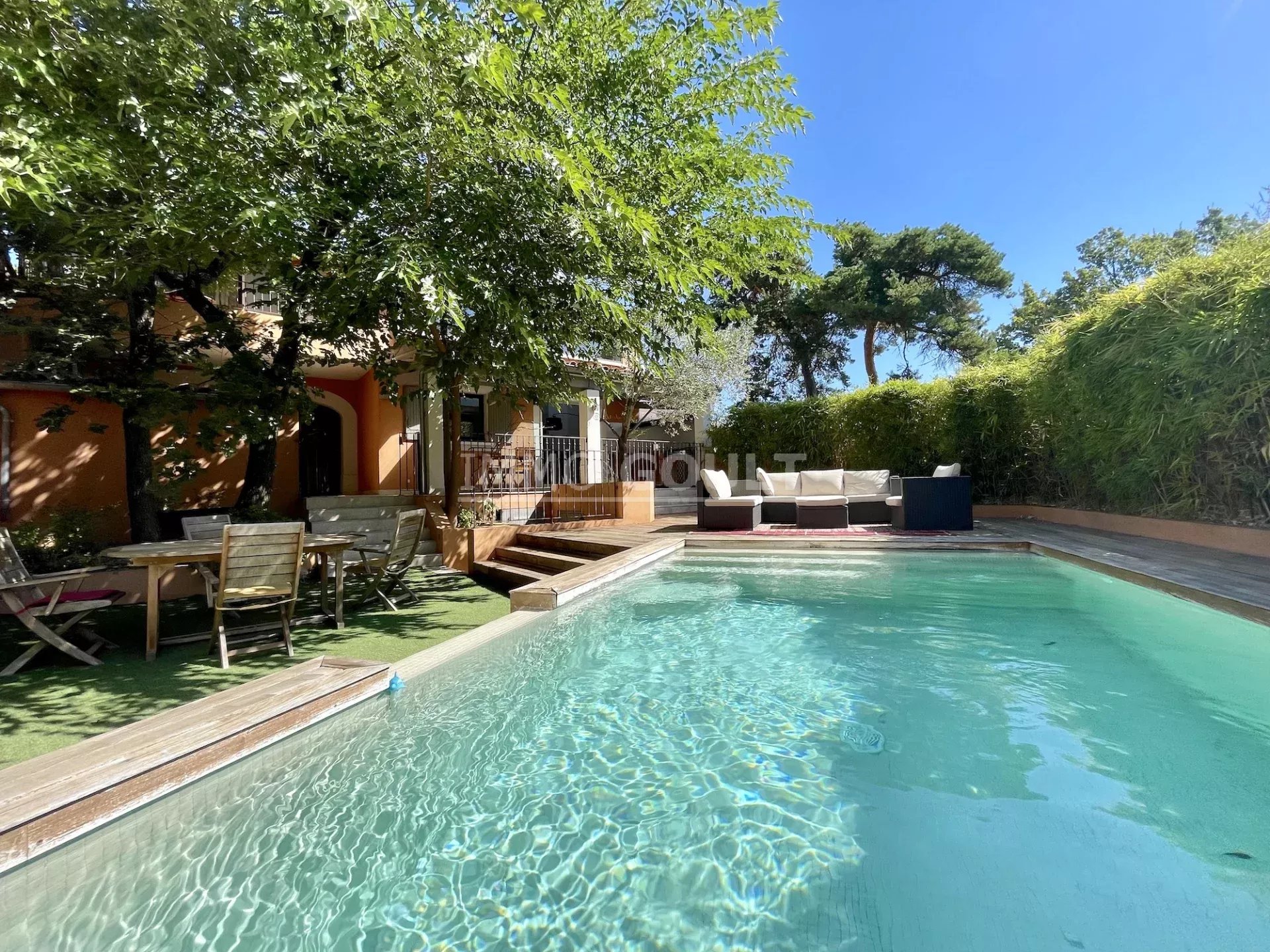 Agence immobilière de 