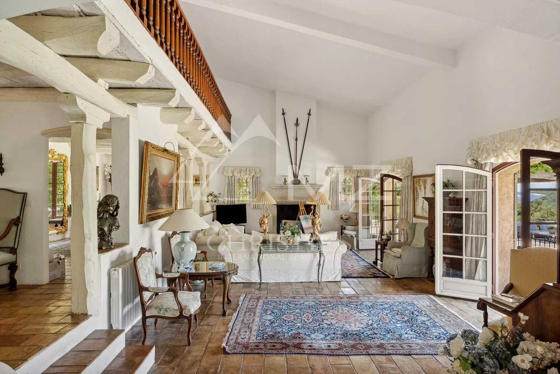 5 Bedroom Villa/Townhouse's Image 3