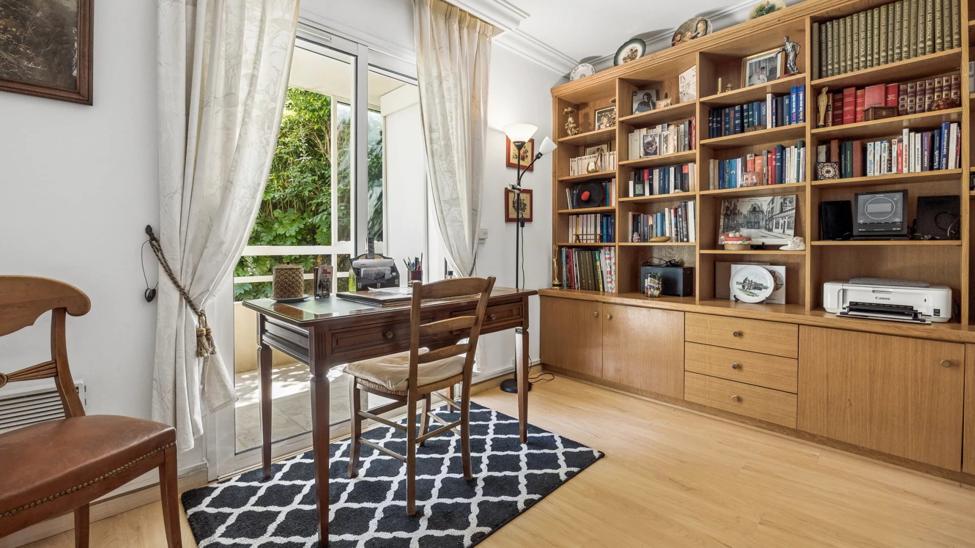 City Center Apartment