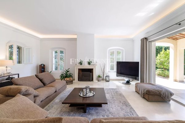 Villa For Sale in Mougins — photo 6