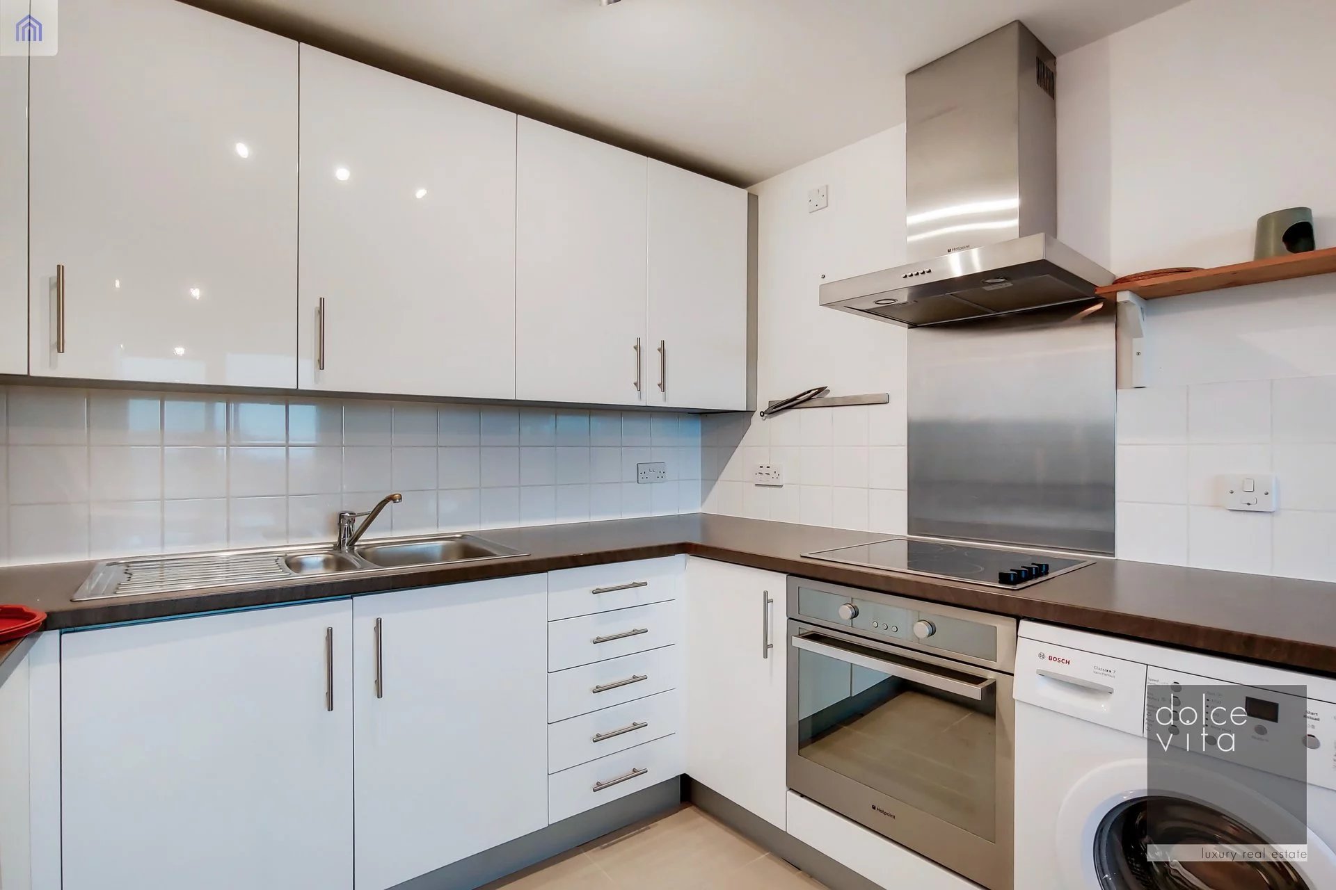 To Let | St George Wharf | Flat | 2 Bedrooms | 699 sq ft | Ref : 86600135