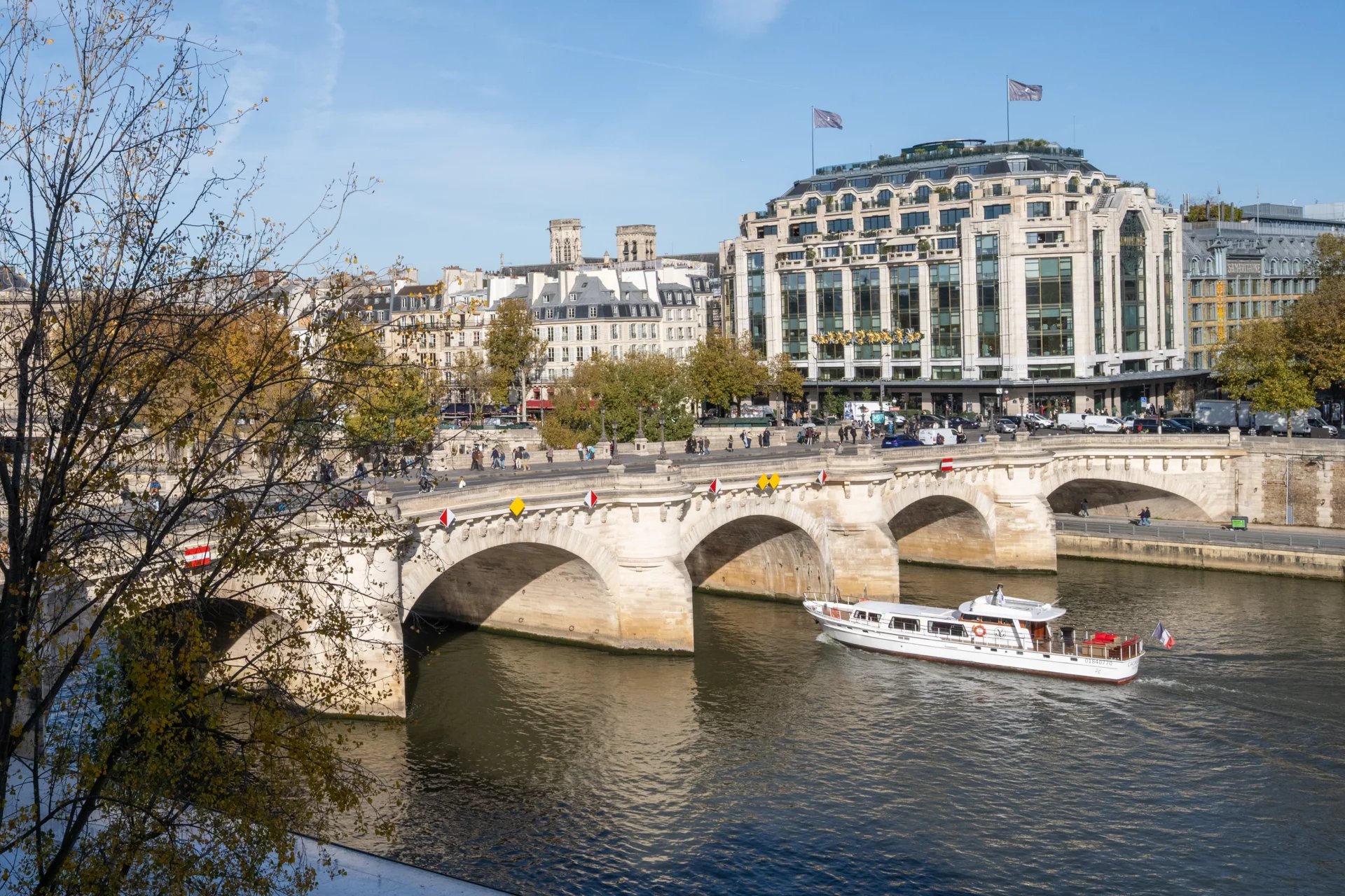 Sale Apartment Paris 1st