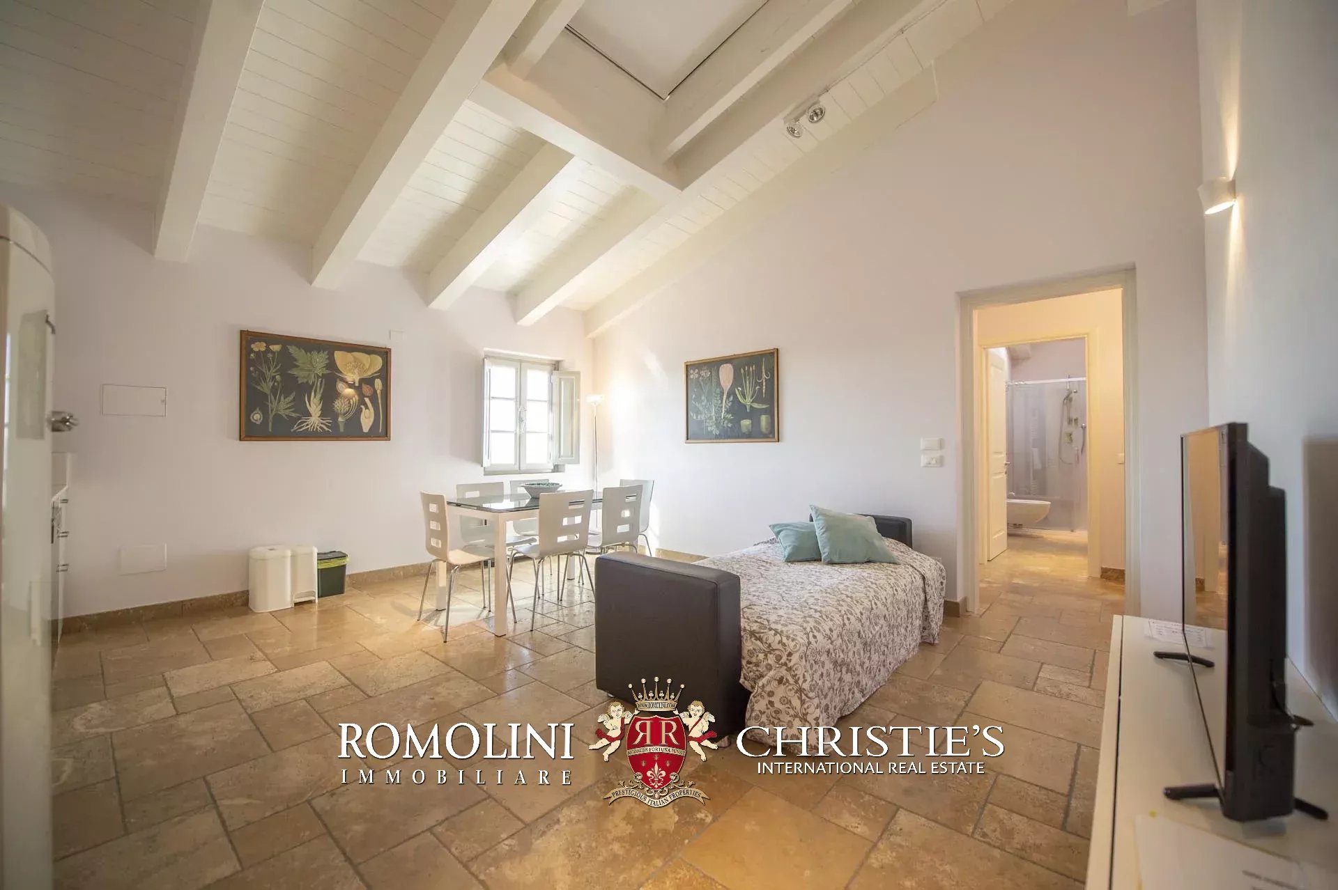 11 Bedroom Vineyard's Image 84