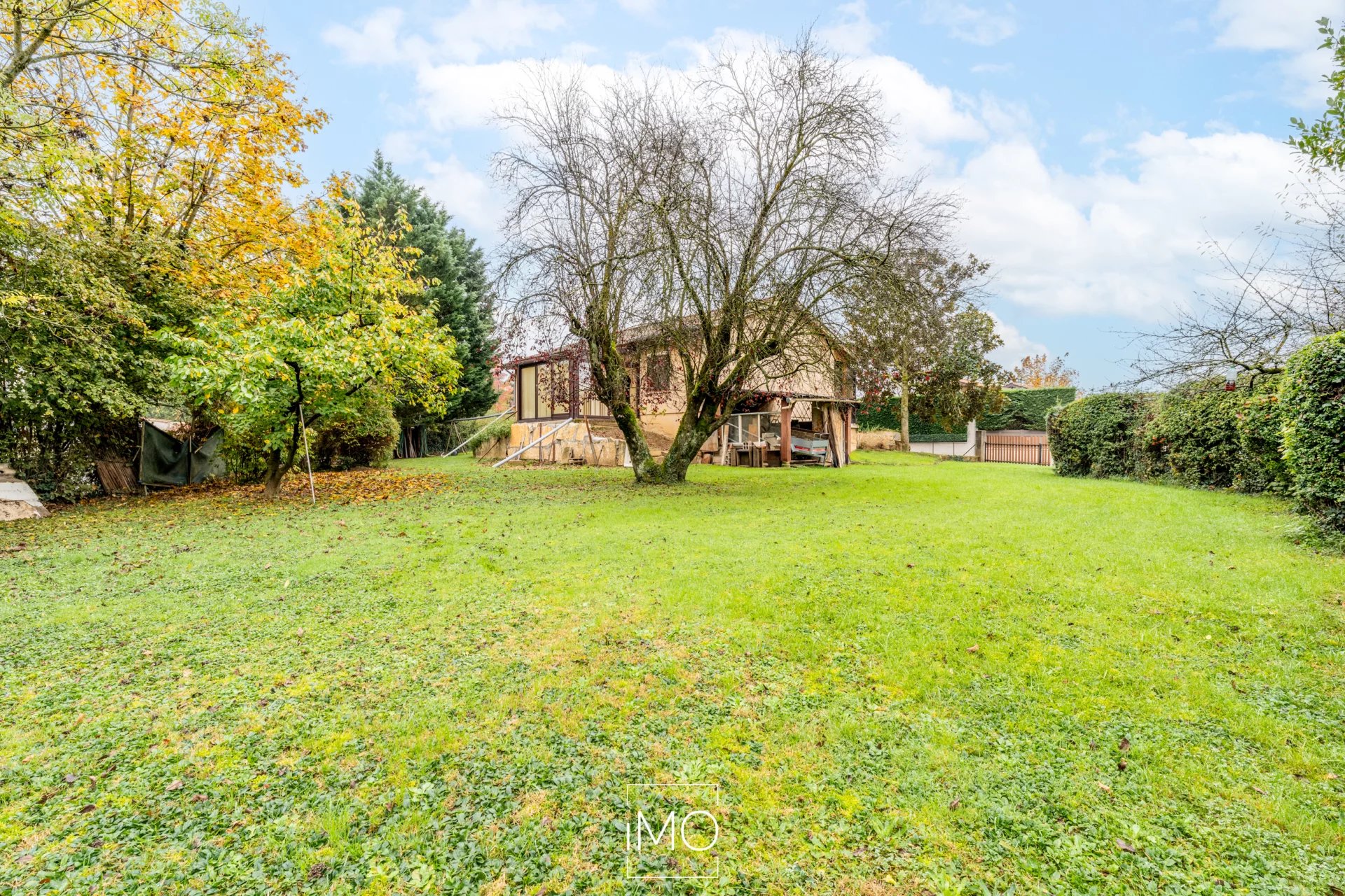 Maison de 90 m² à rénover à Chasselay 69380