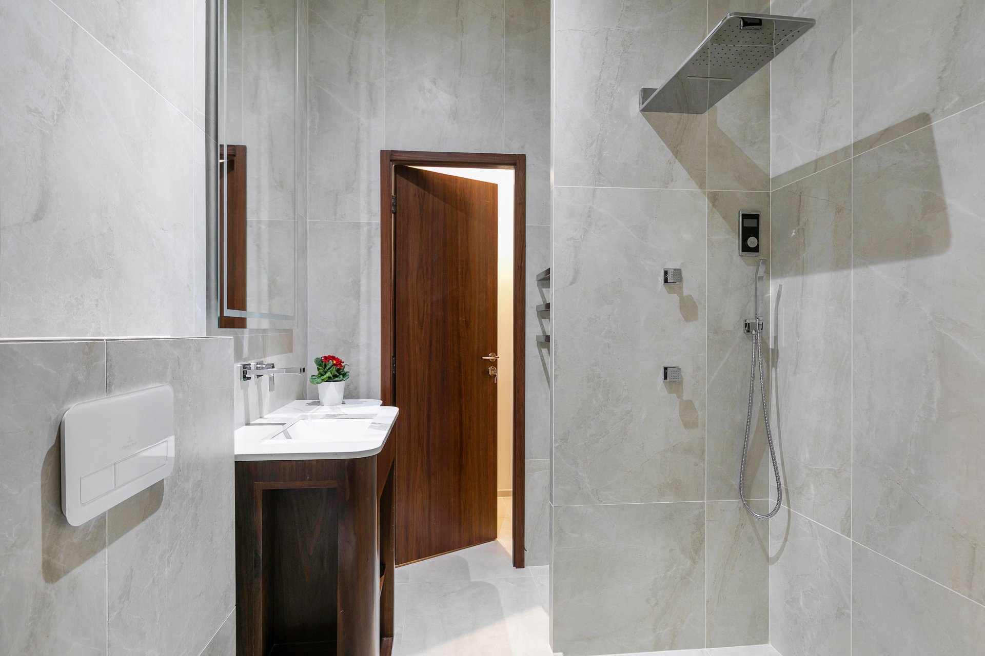 2 Bedroom Apartment/Flat's Image 8