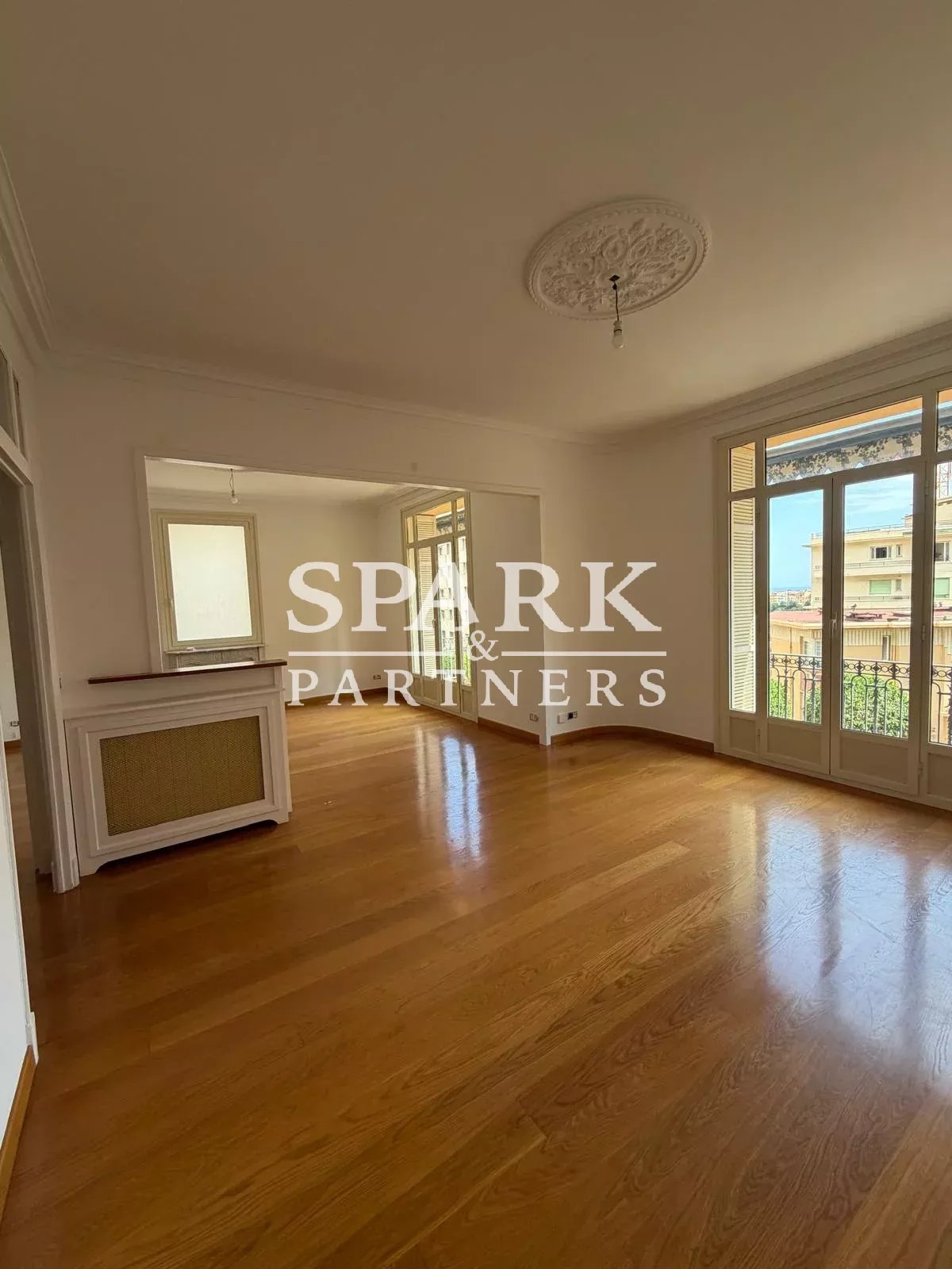 Jardin Exotique - Elégant appartement de 5 pièces - aperçu mer
