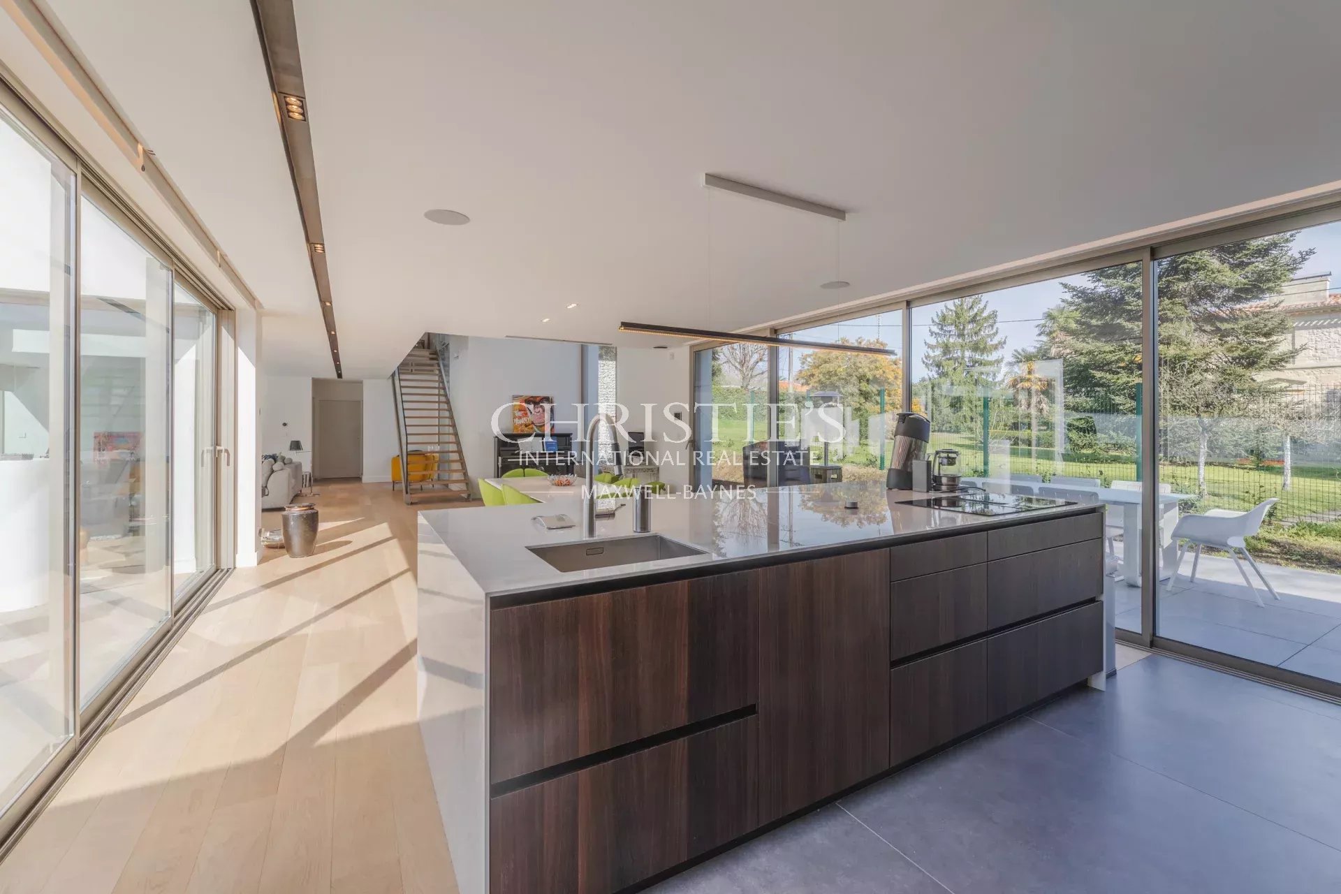 4 Bedroom Villa/Townhouse's Image 12