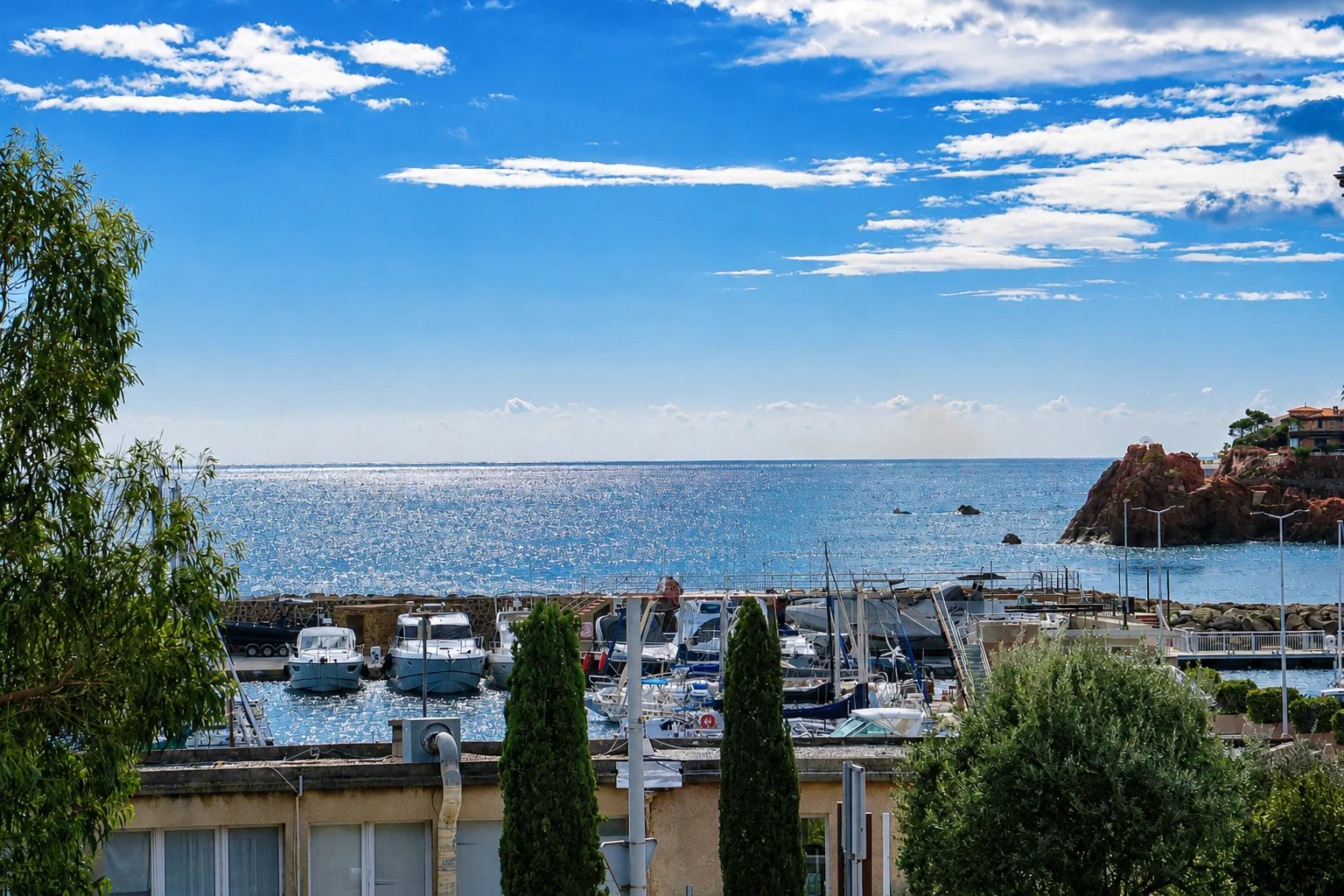 Image of Apartment - 2 Bedrooms for Sale in Alpes-Maritimes-Théoule-sur-Mer-France, Image 5