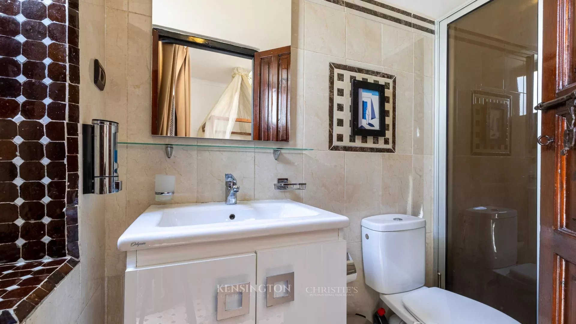 7 Bedroom Villa/Townhouse's Image 25