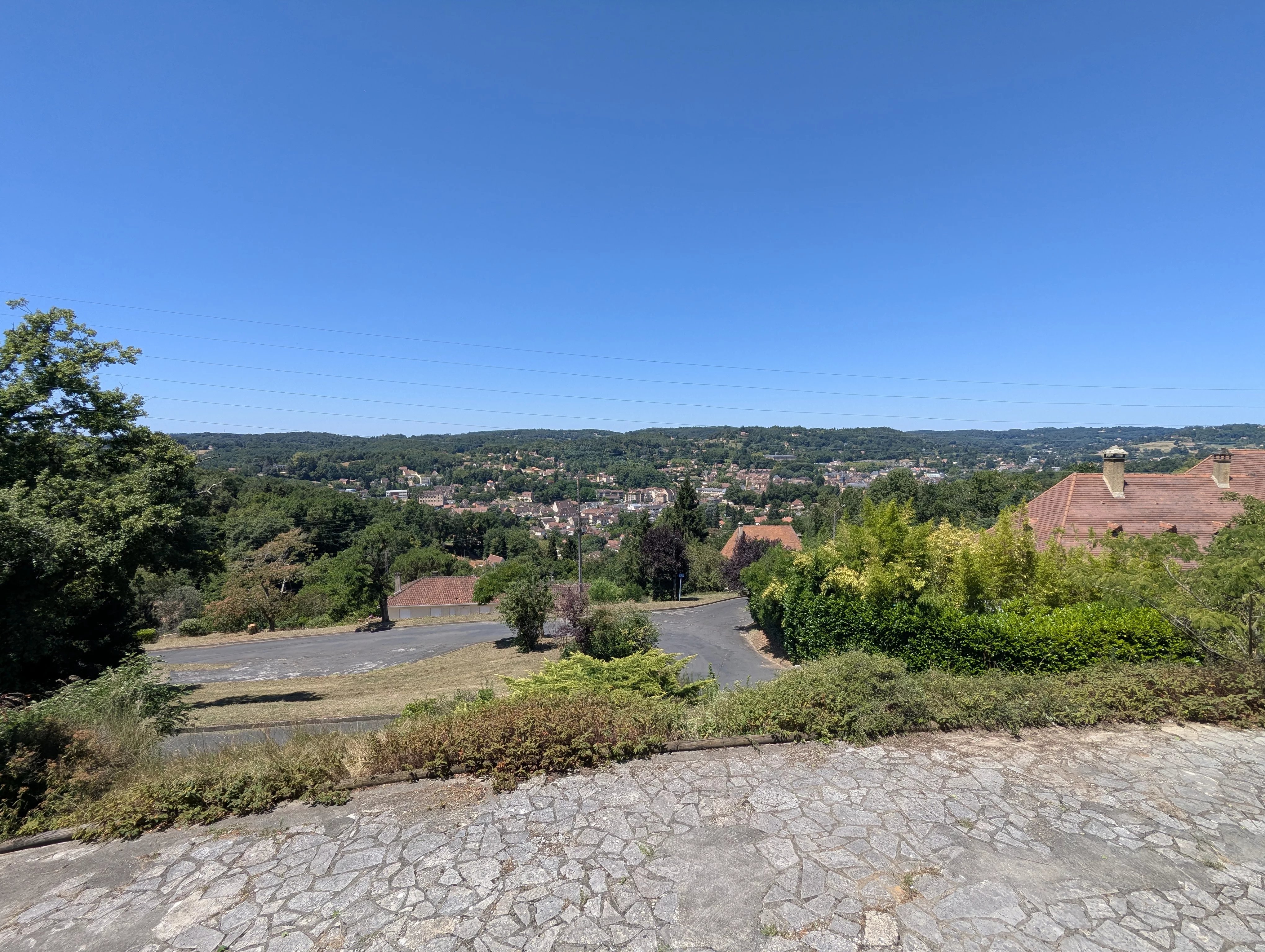 Ensemble immobilier de deux maisons avec des vues fantastiques sur Sarlat
