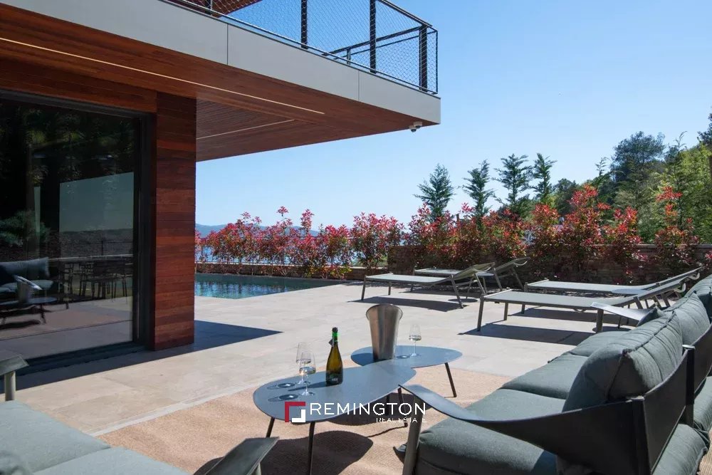 5 Bedroom Villa/Townhouse's Image 4