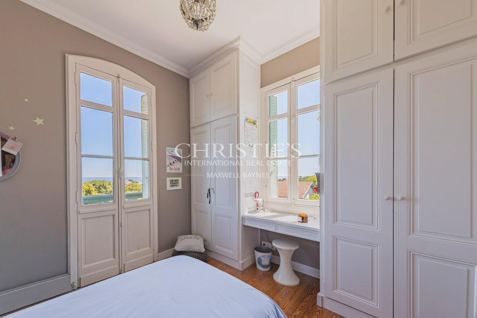 6 Bedroom Villa/Townhouse's Image 21