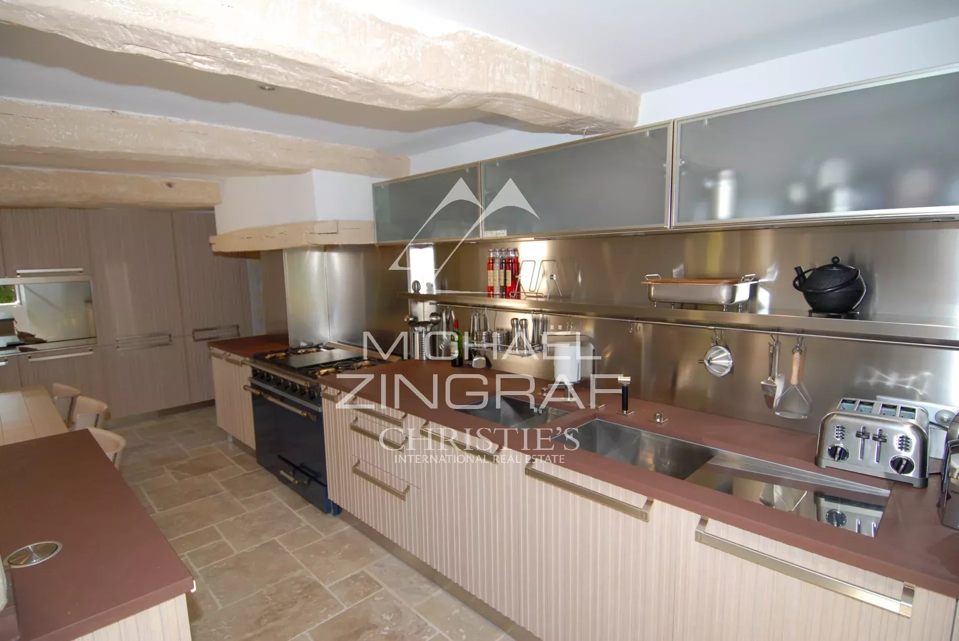 5 Bedroom Villa/Townhouse's Image 25