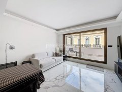 Luxury Renovated Apartment for Sale in Cannes Banane with Terrace — photo 3 of 7