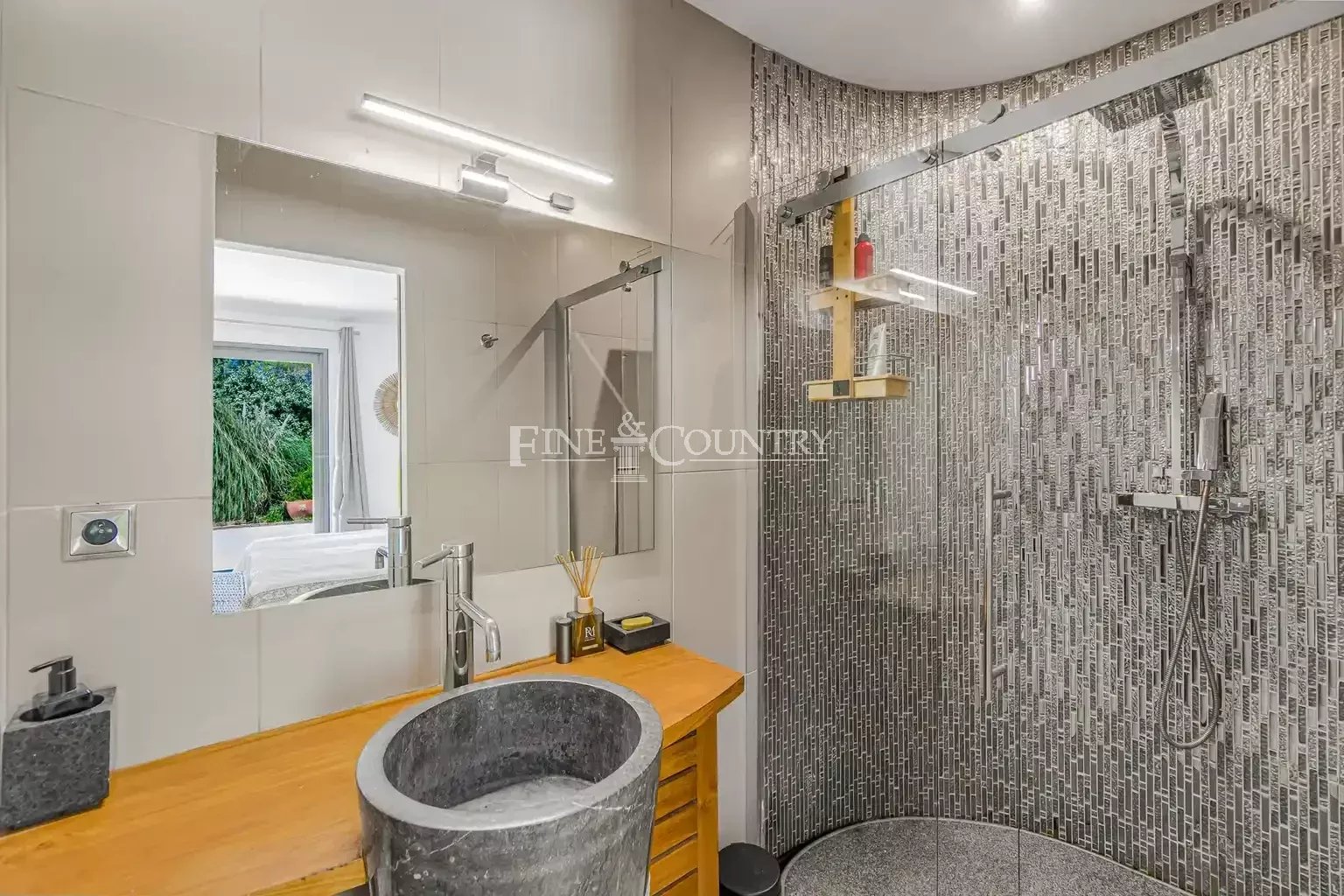 Photo of Villa for sale in Tourrettes with panoramic view